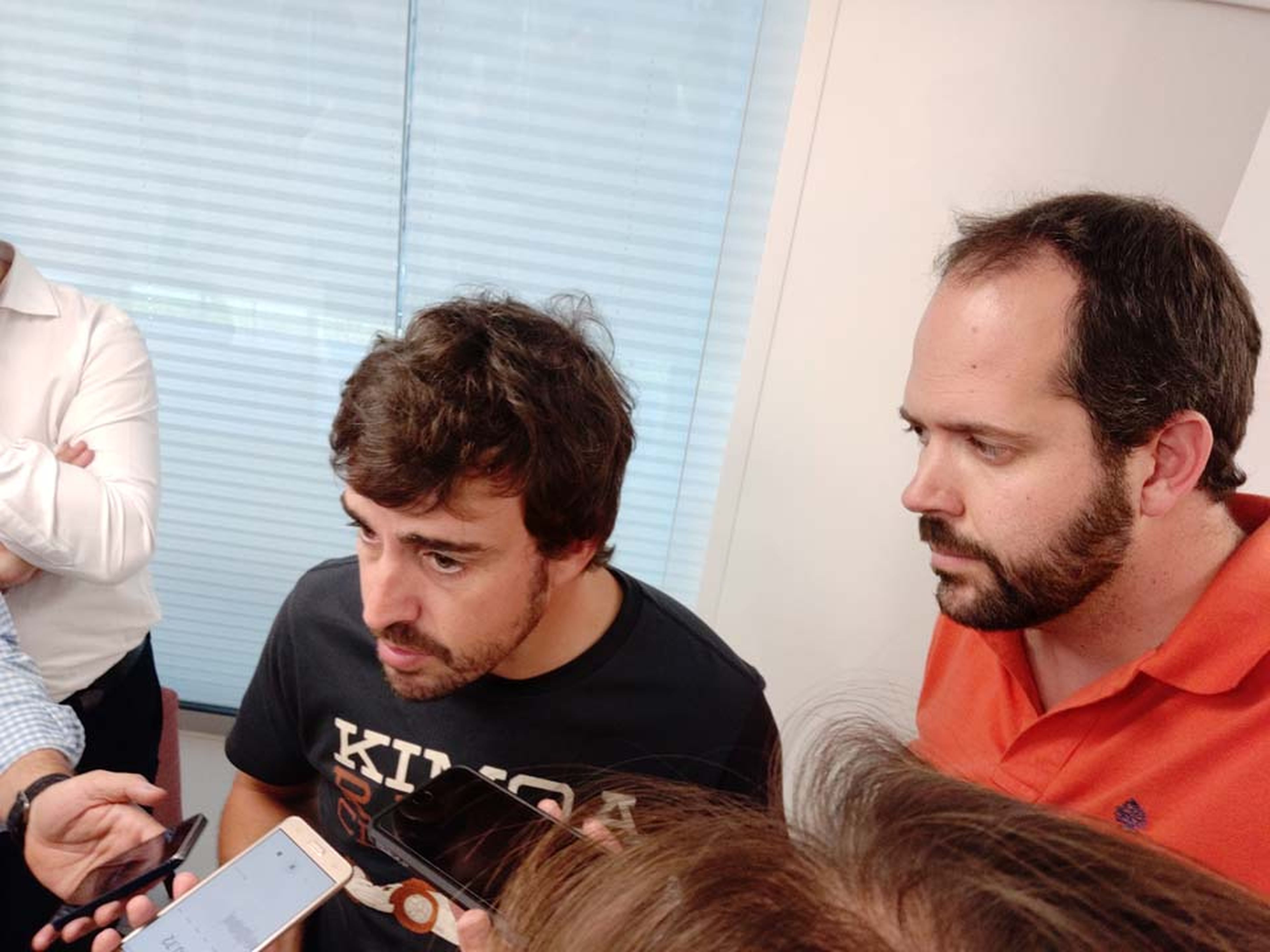 Fernando Alonso y AUTO BILD, en la presentación del juego Grid
