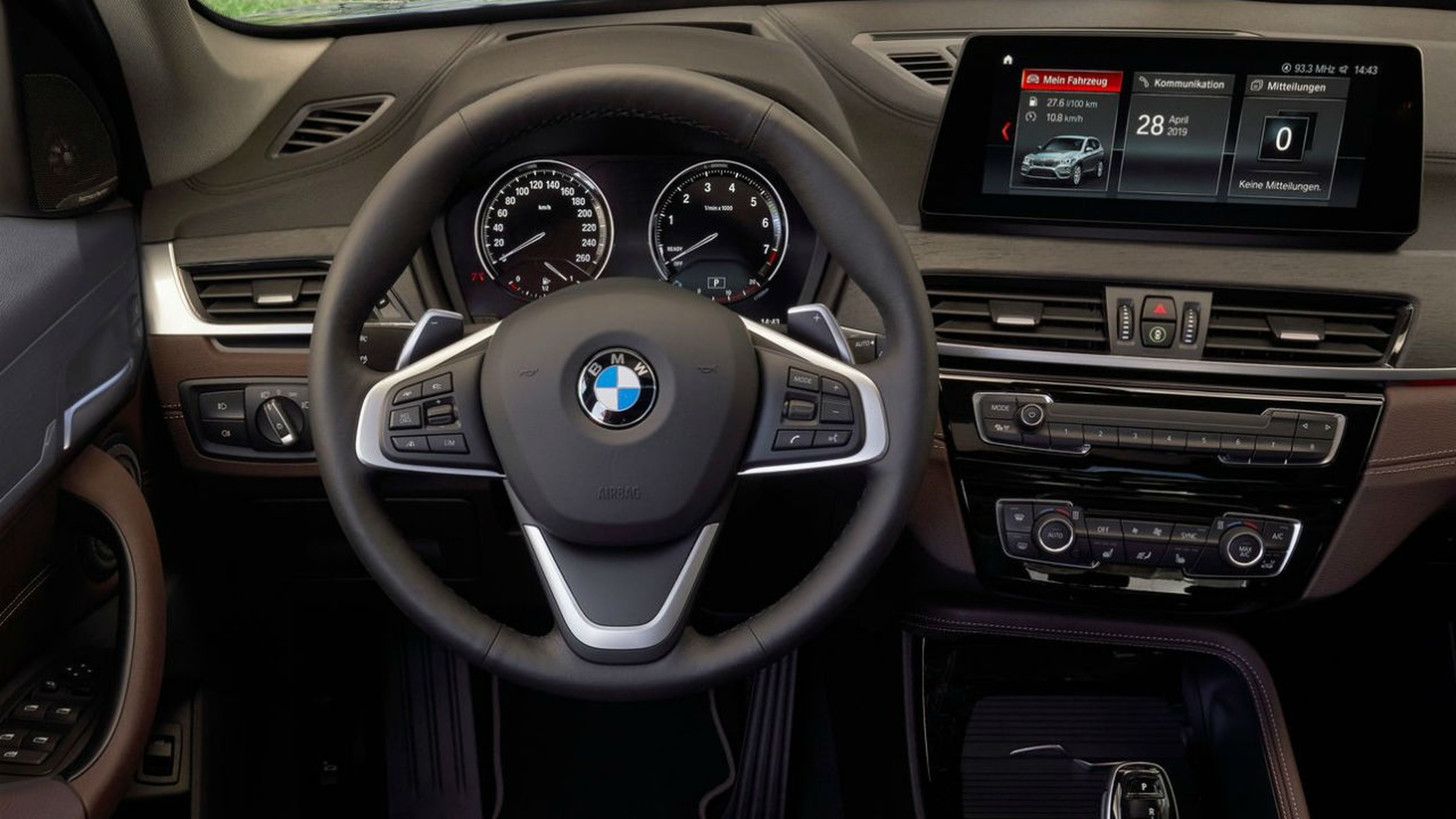 El interior del nuevo BMW X1 ha aumentado su carga tecnológica.