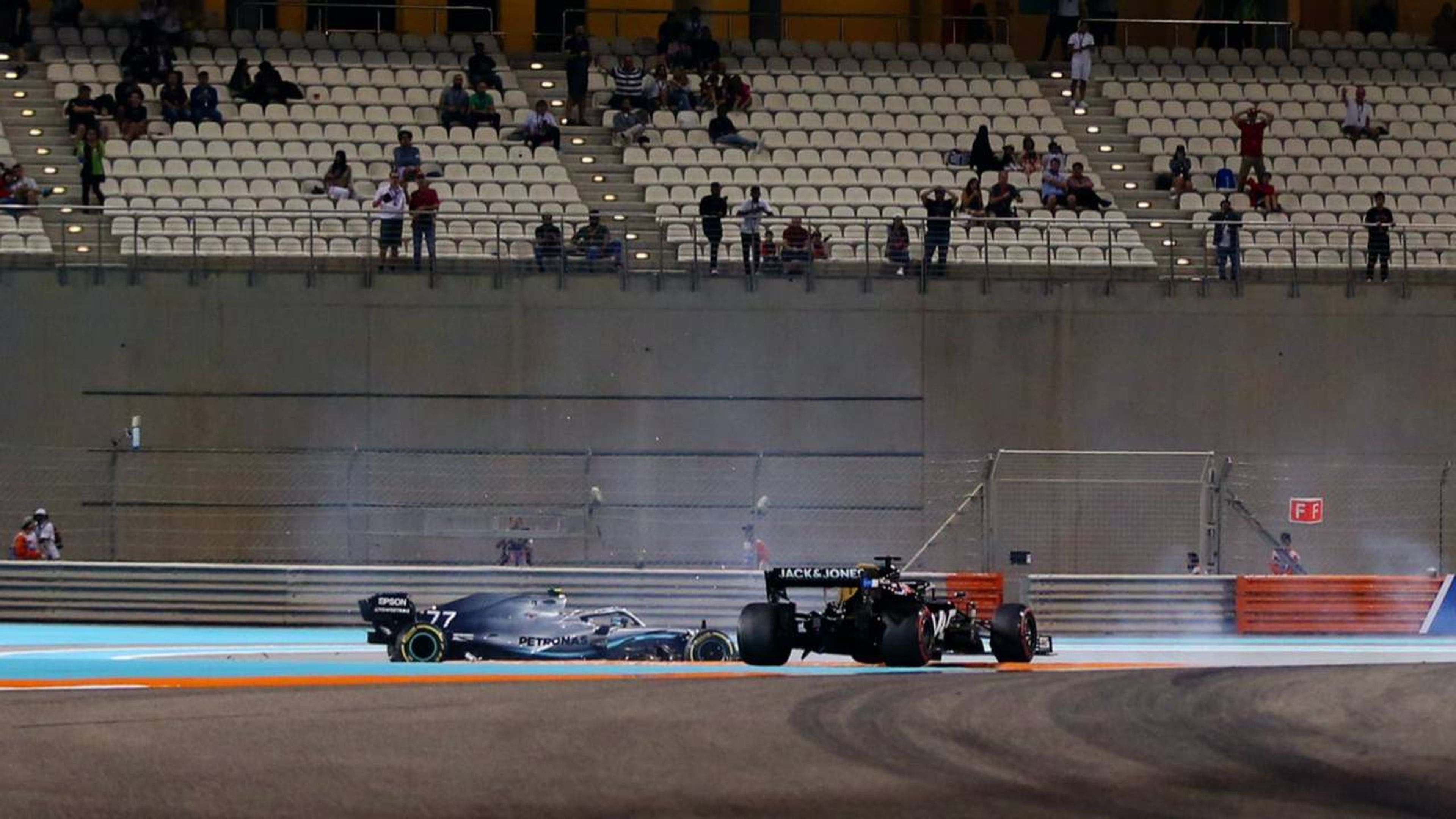 Incidente entre Bottas y Grosjean