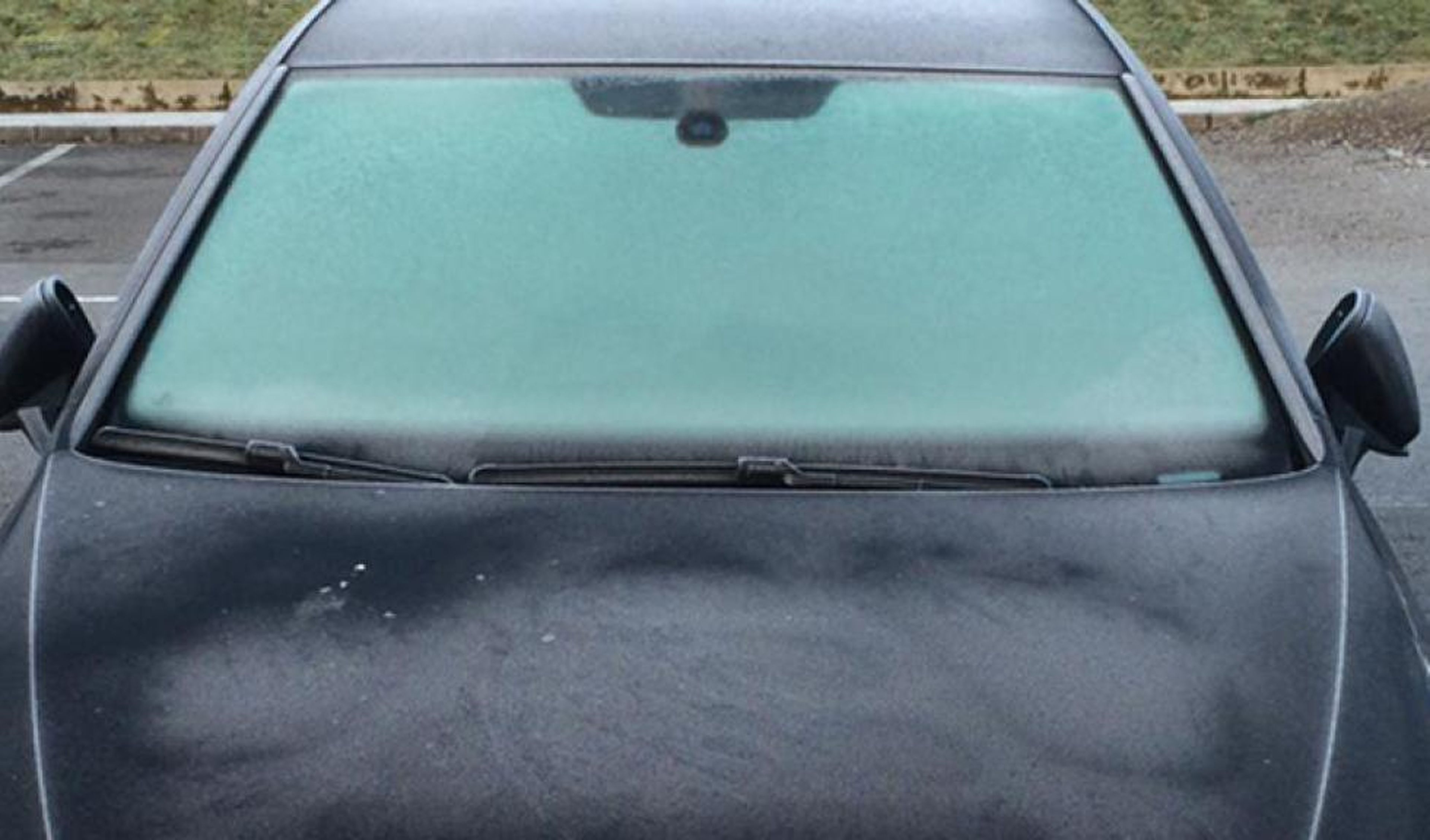 Rasqueta quita hielo para el parabrisas del coche