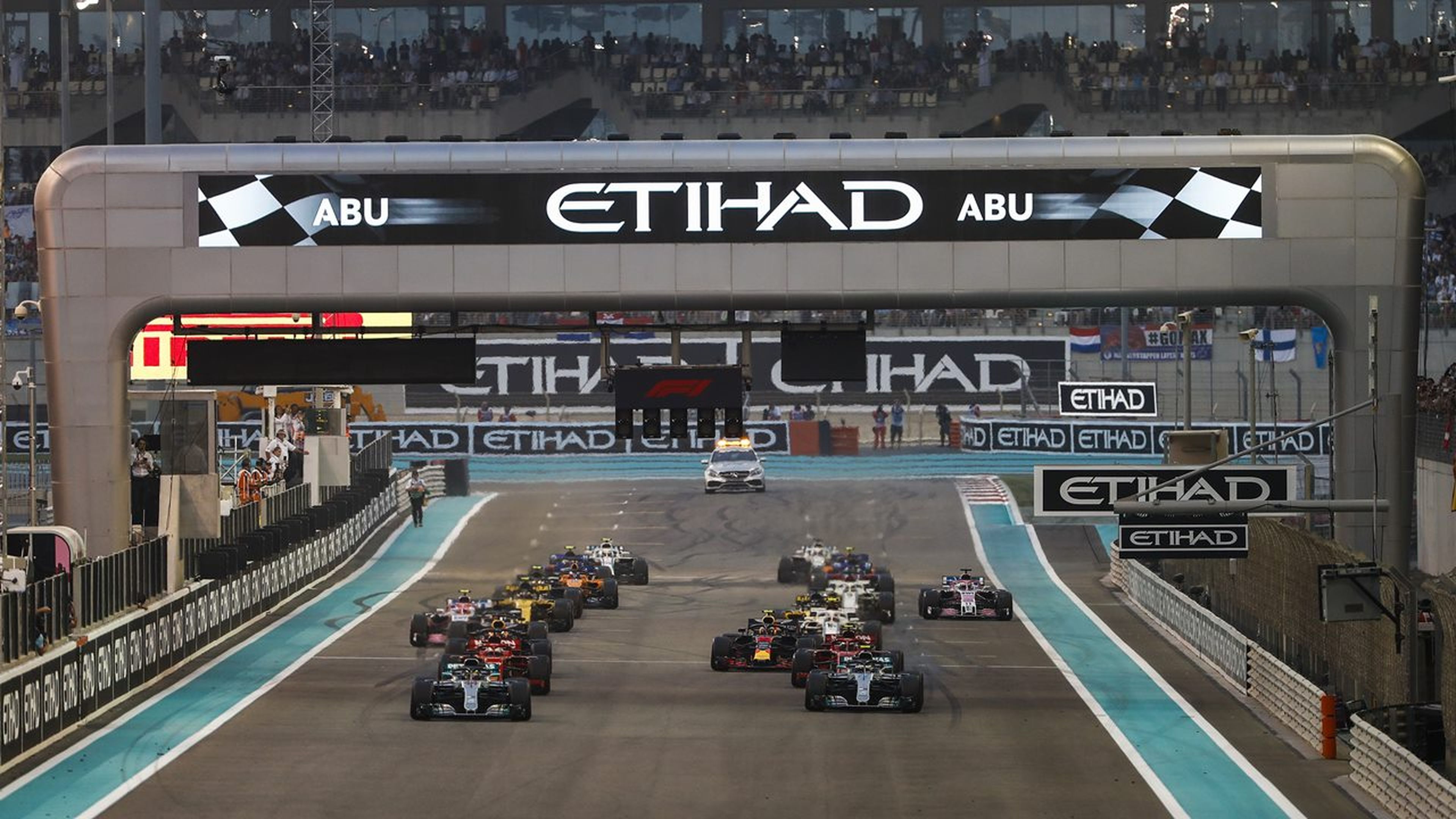 Salida del GP Abu Dhabi F1 2019