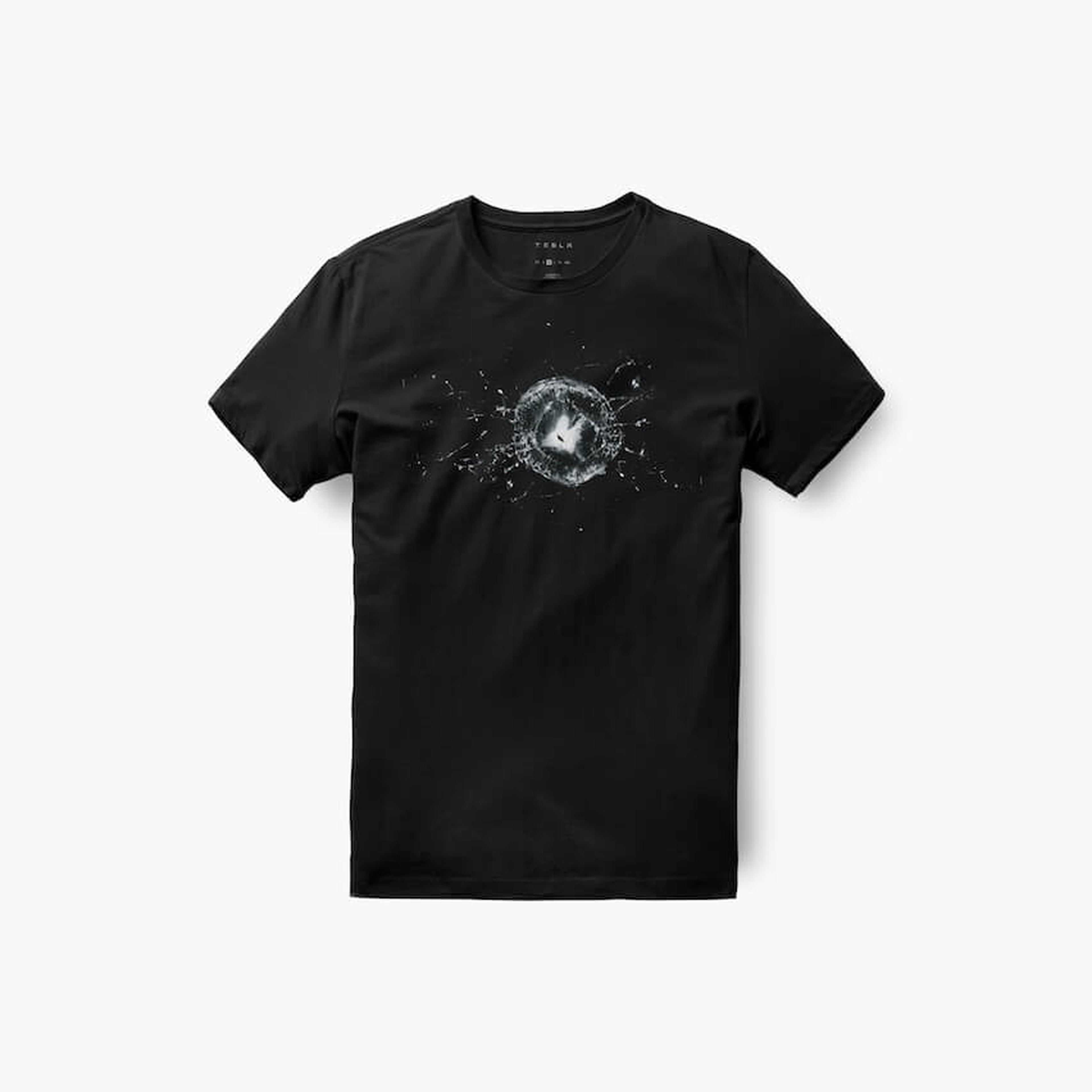La camiseta de Tesla inspirada en el cristal roto del Cybertruck