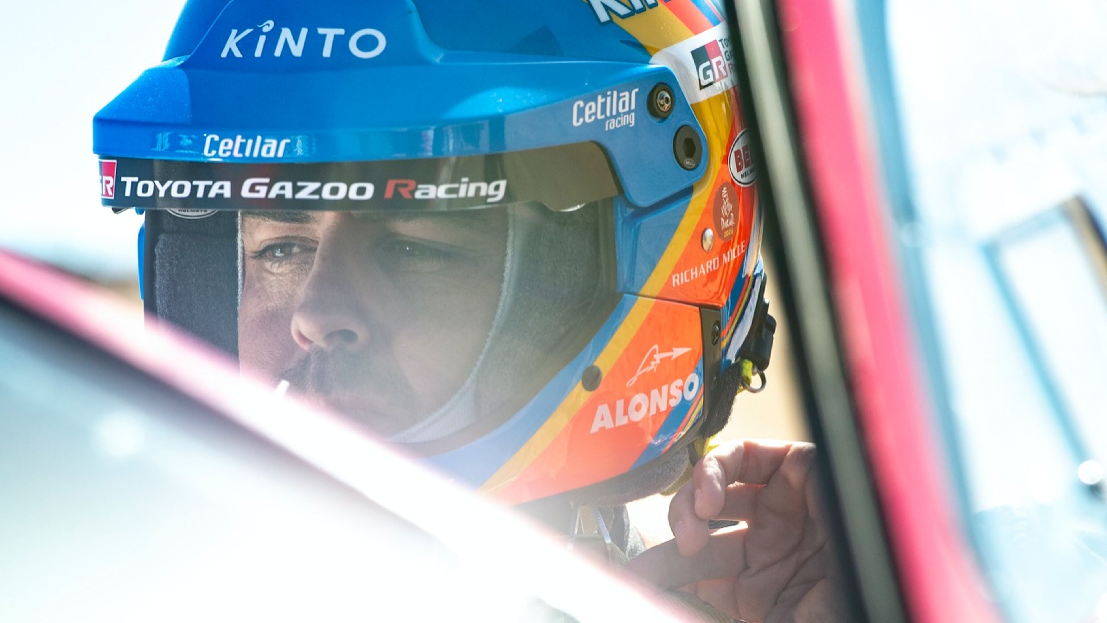 Fernando Alonso casco Dakar
