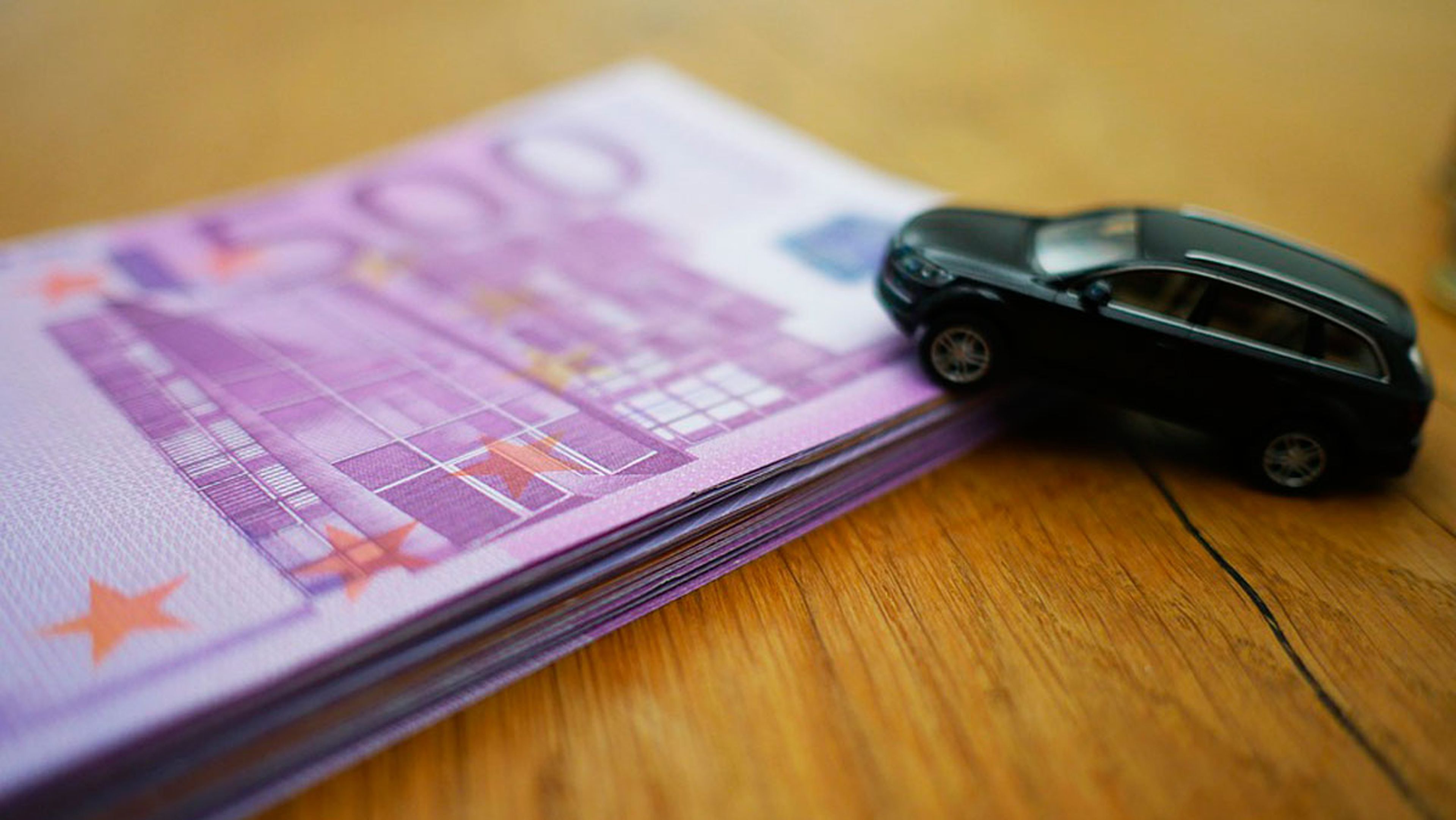Financiar o comprar coche al contado, ¿qué sale más caro?