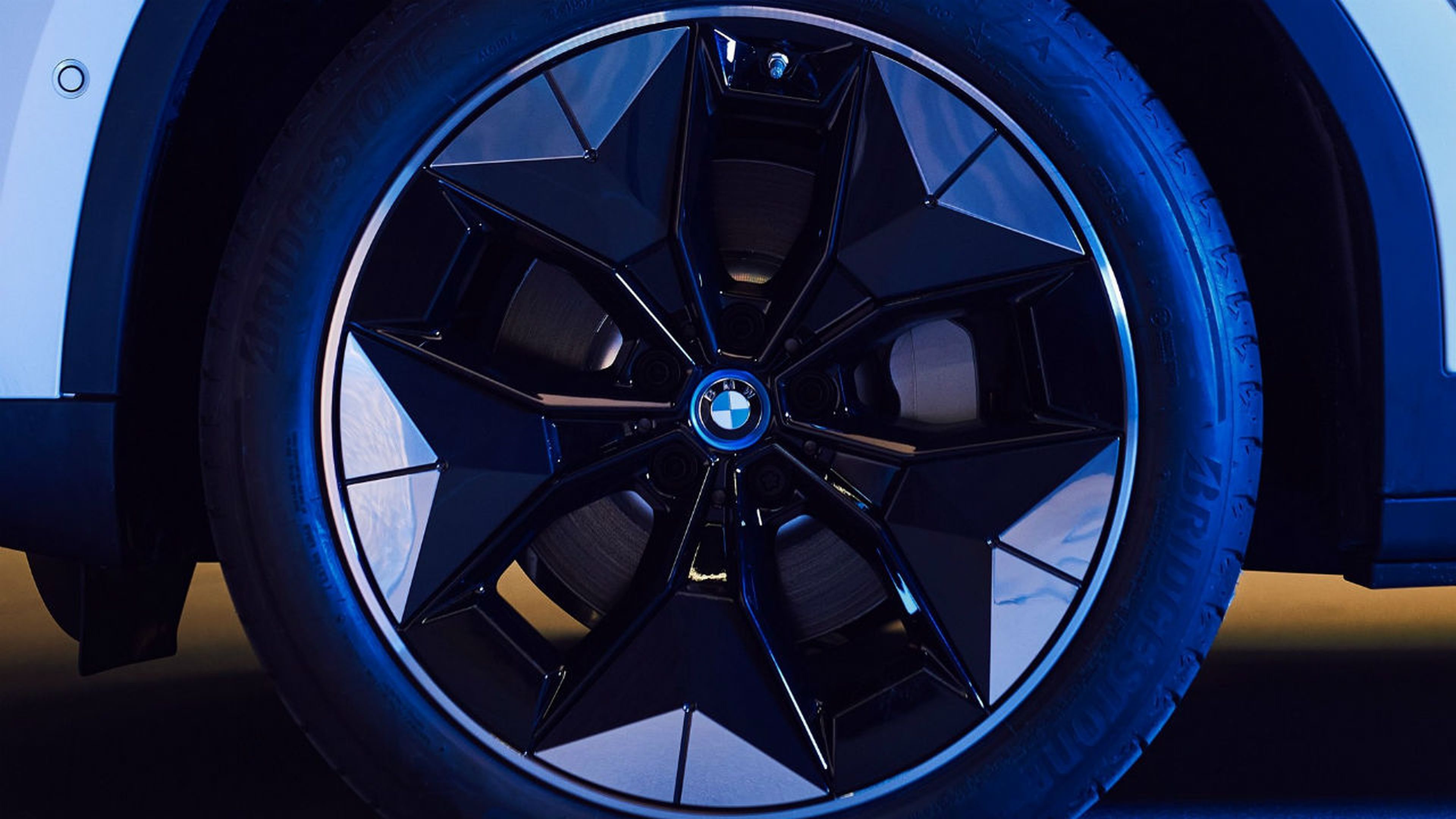 llantas aerodinámicas del BMW iX3