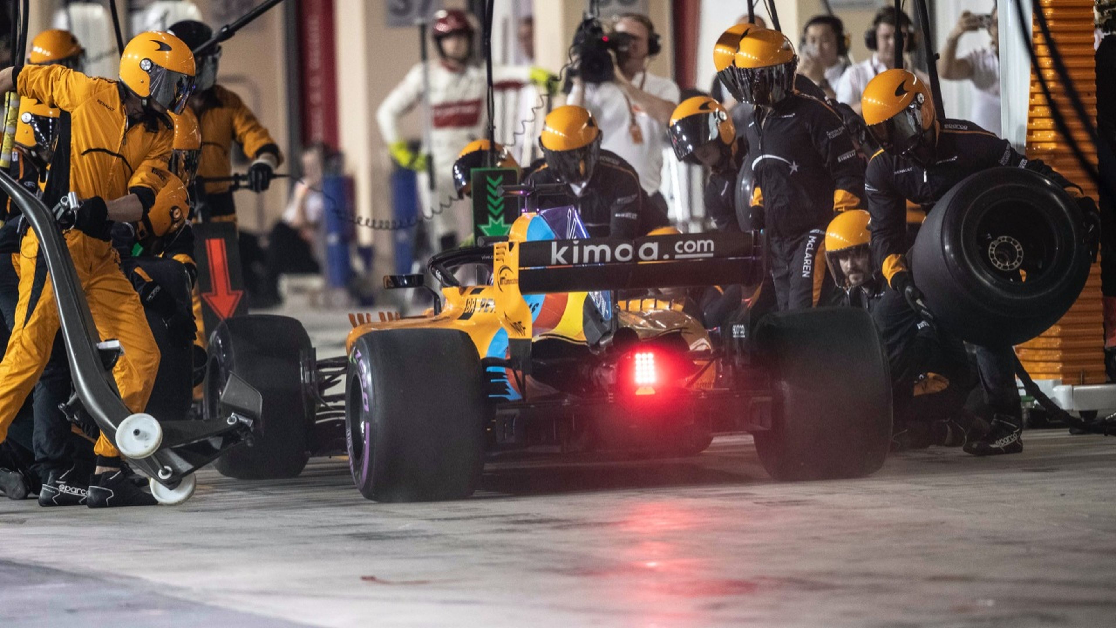 Pit stop de Alonso en el GP Abu Dhabi 2019