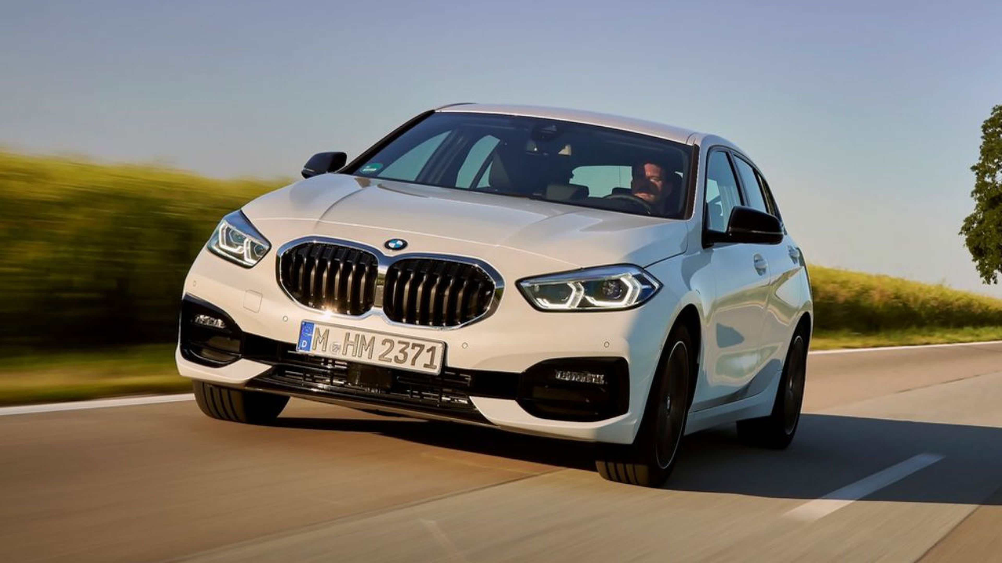 El BMW Serie 1 estrena una nueva plataforma de tracción delantera con su tercera generación.