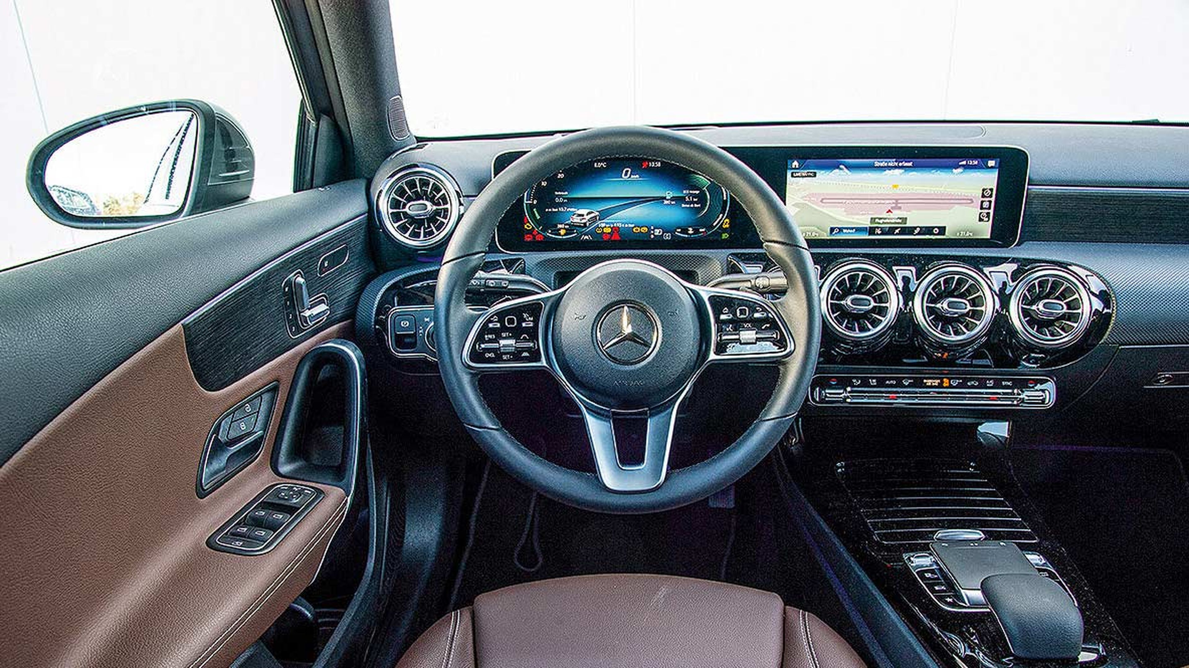 Mercedes y su prodigioso sistema MBUX