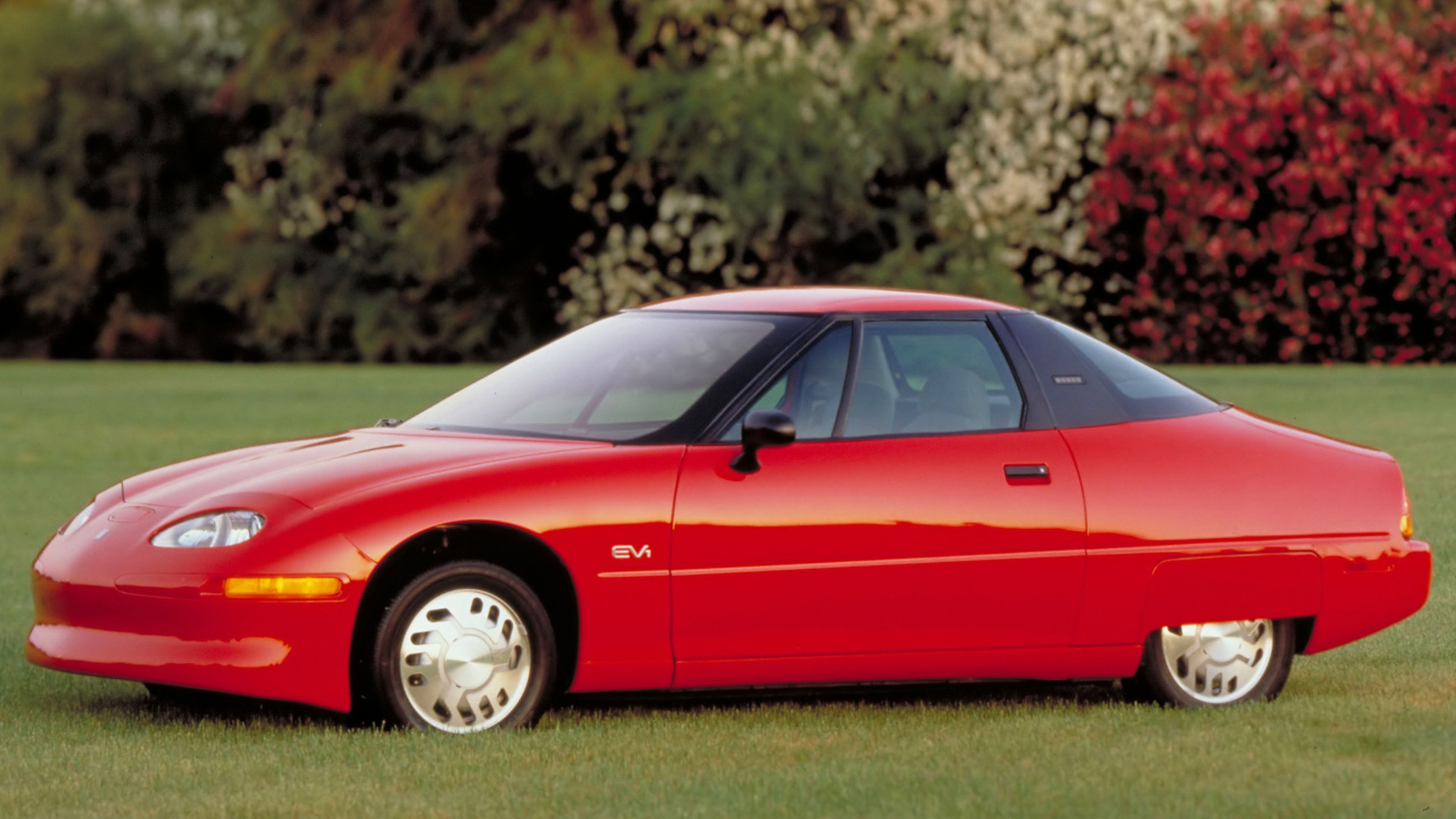 Imagen del EV1, el primer eléctrico de GM, que fue lanzado en 1996.