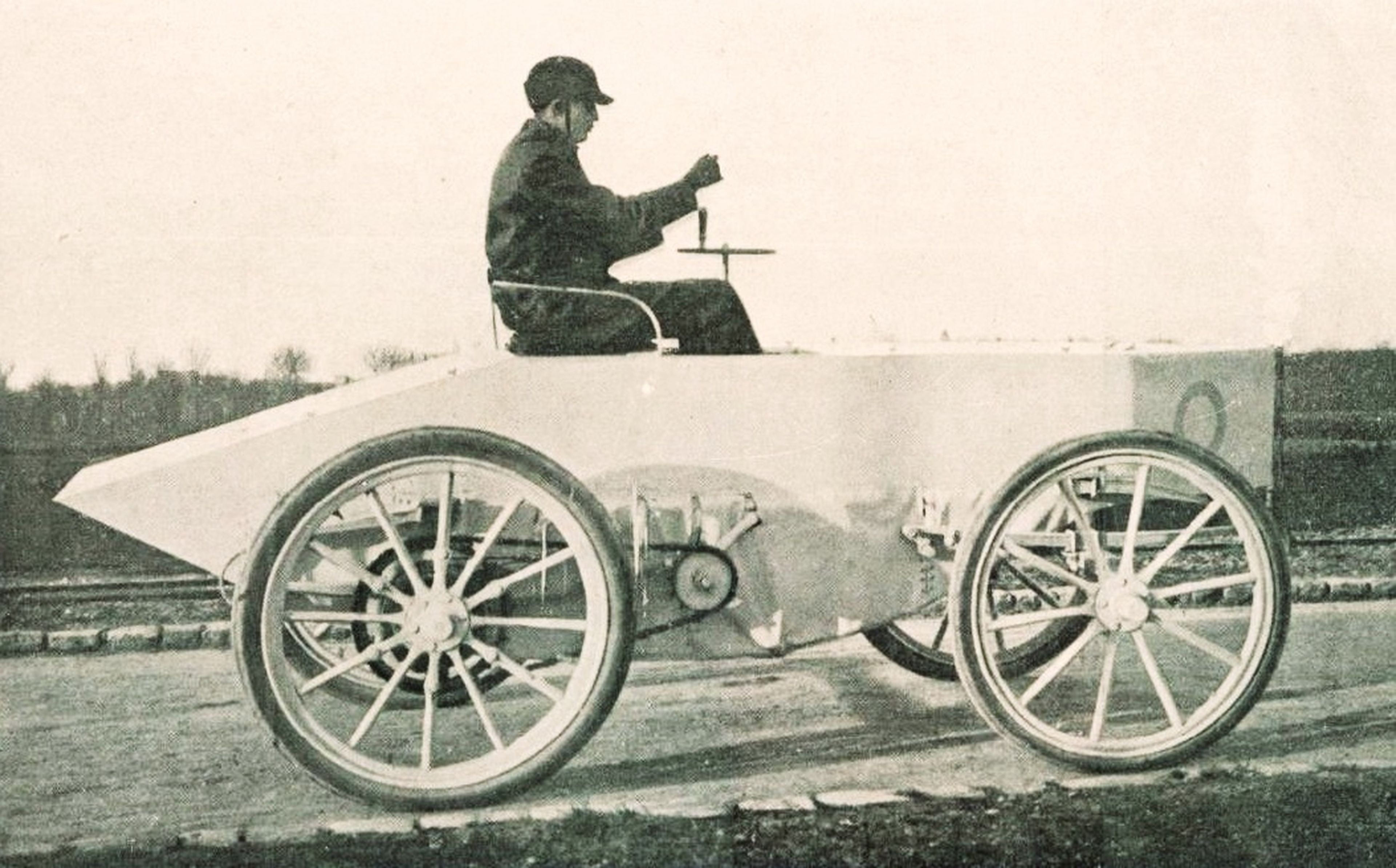 Jeantaud Duc, primer récord de velocidad en coches en 1898: 63,15 km/h