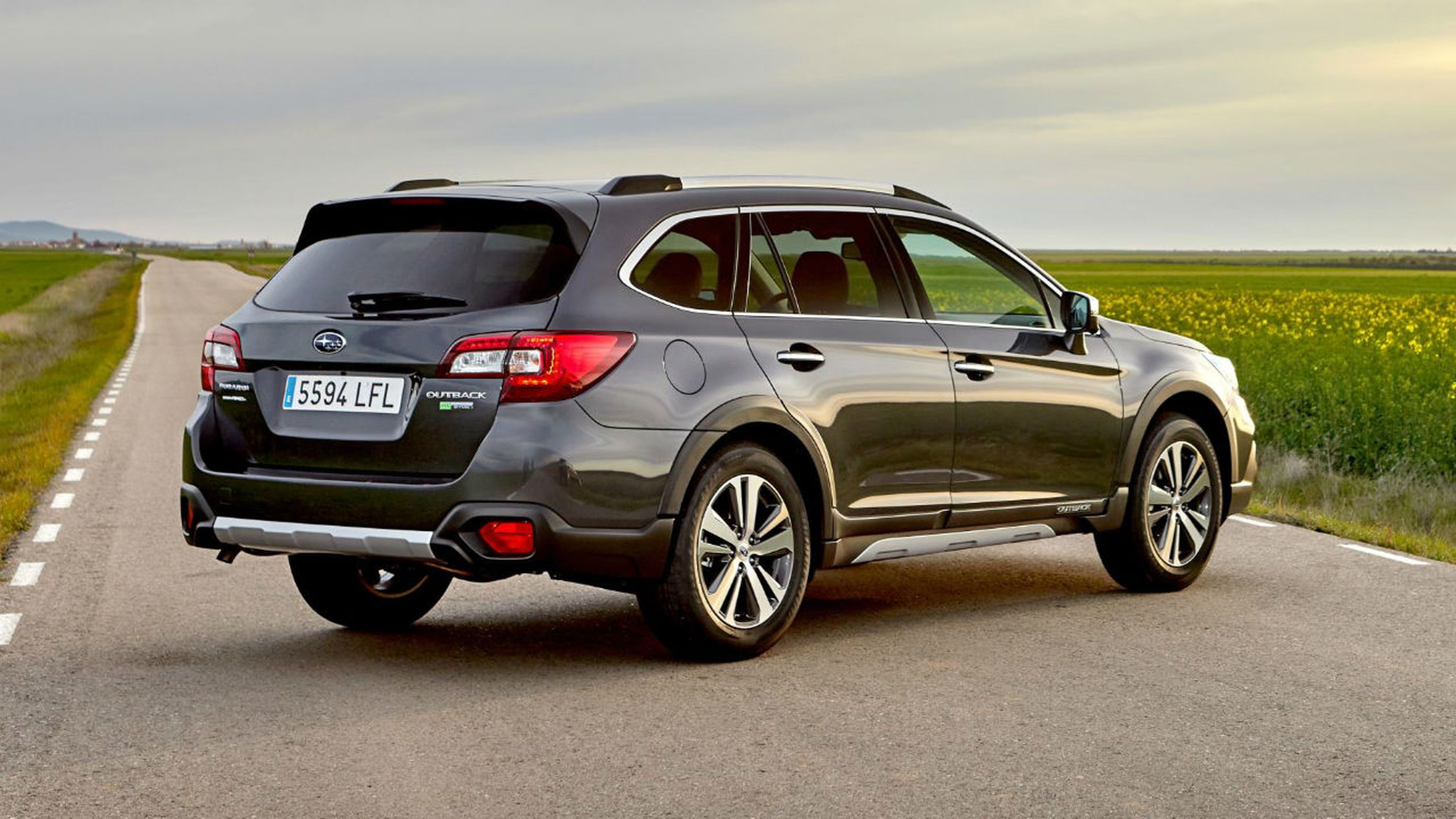 El Subaru Outback Silver Edition se vende en España desde 35.600 euros, campañas incluidas.
