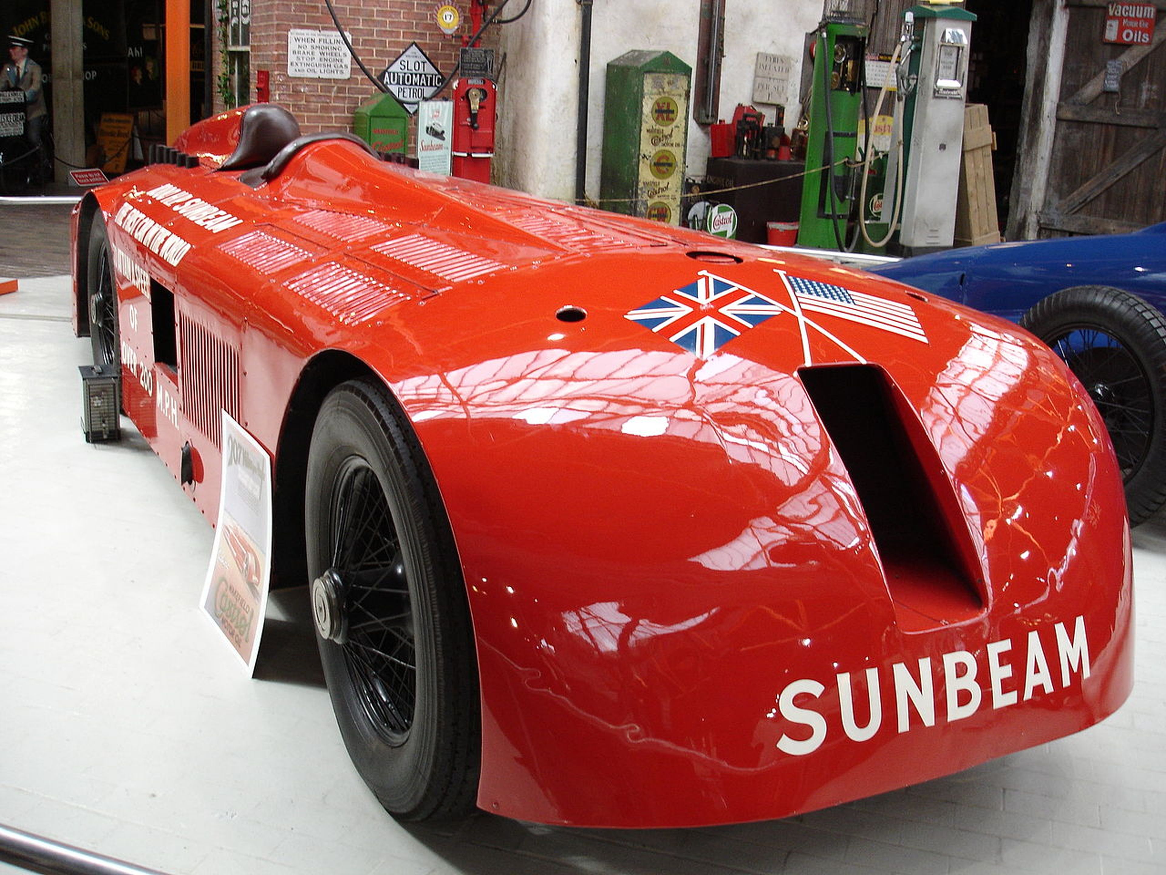 Primer coche en superar las 200 mph de velocidad máxima: Sunbean 100HP