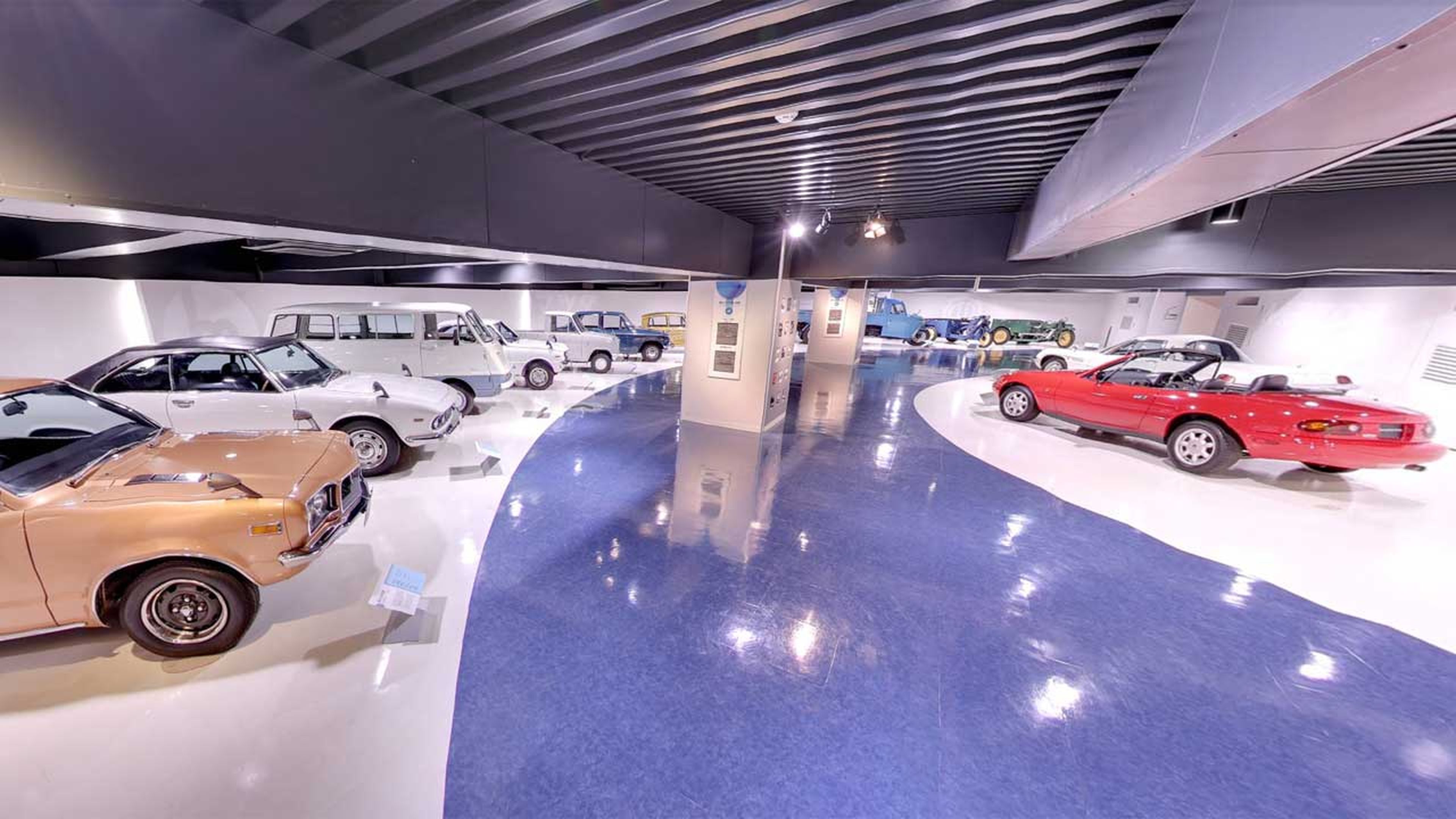 Visita por internet el museo de Mazda