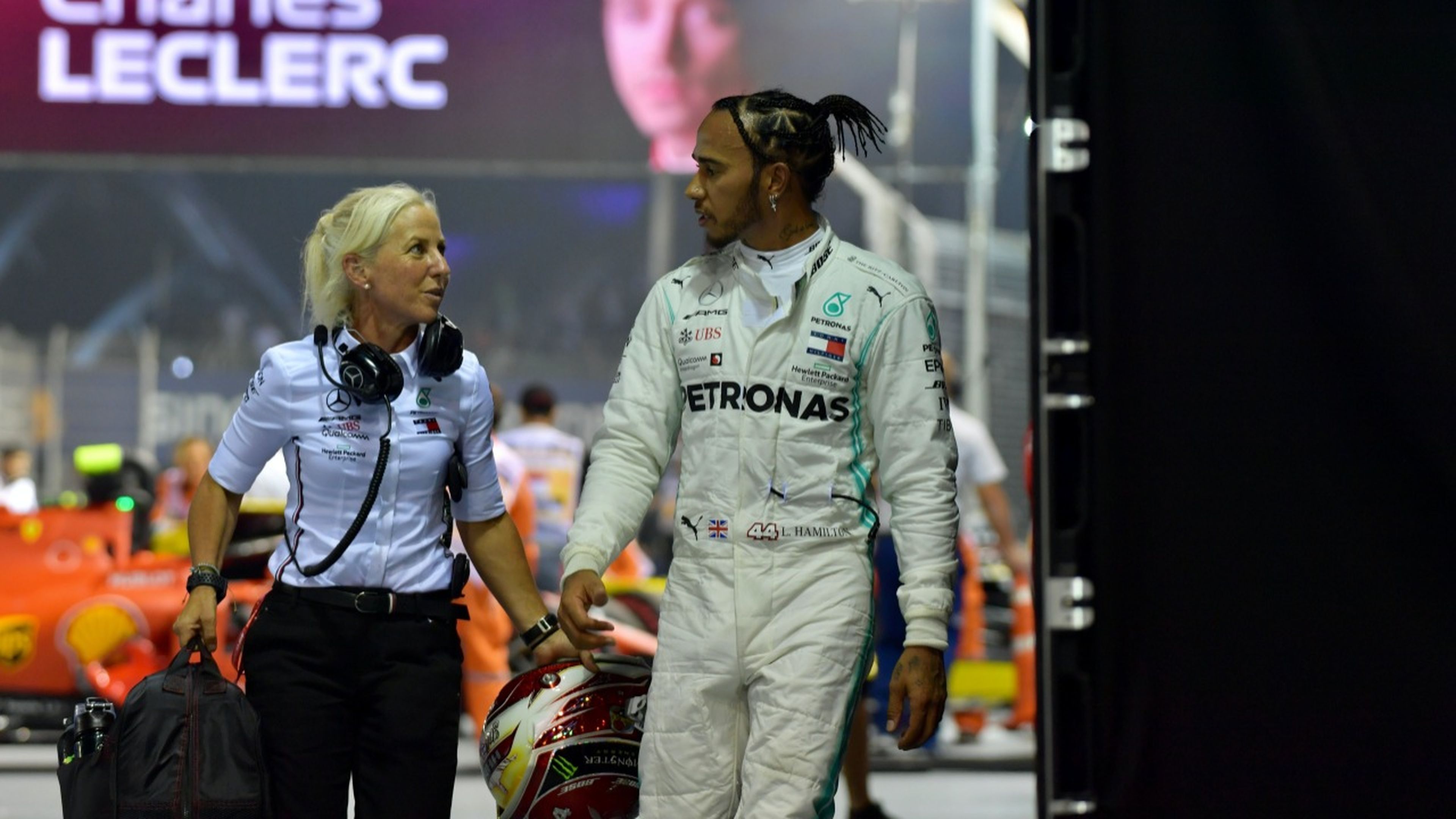 Lewis Hamilton y su entrenadora, Angela Cullen