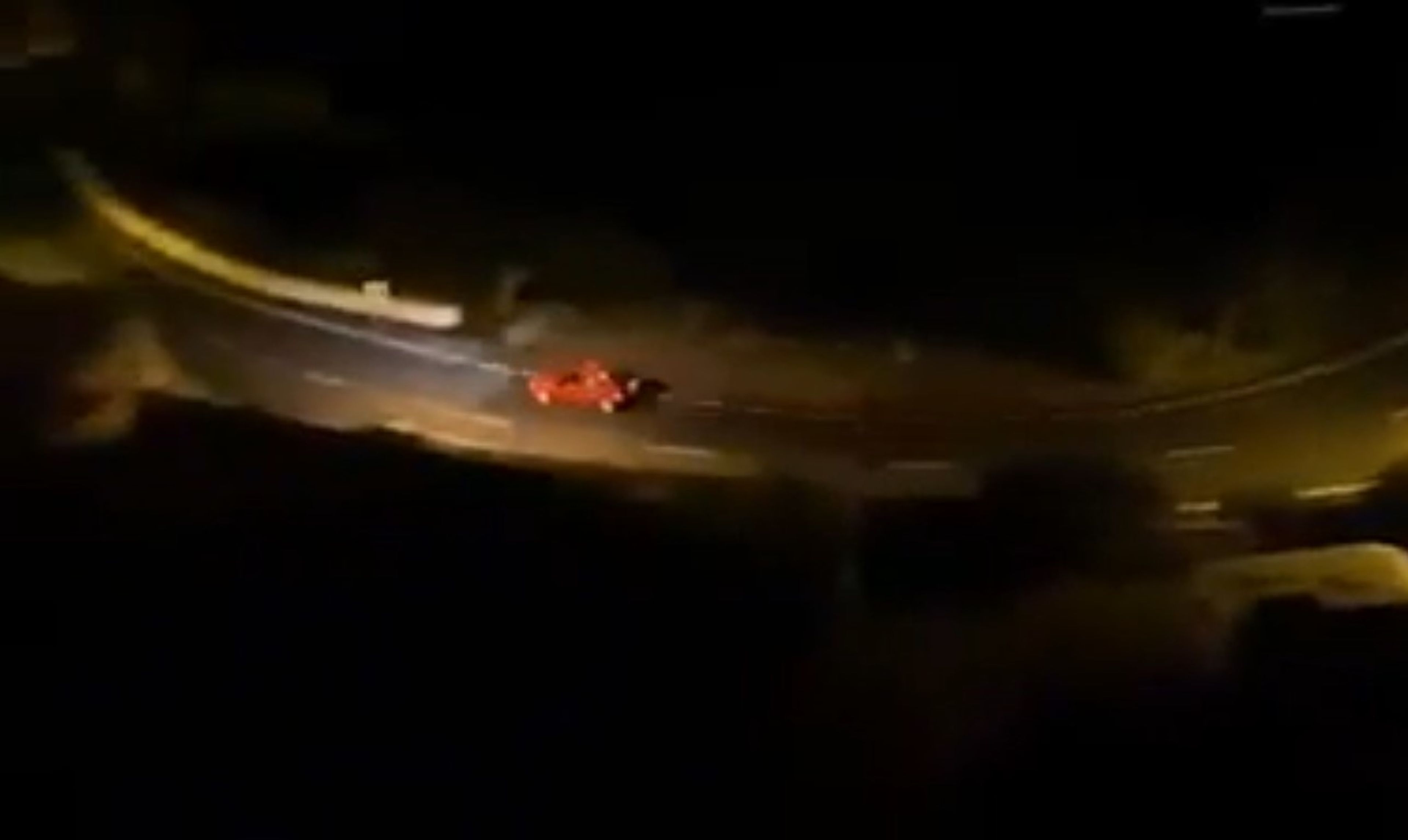 Un conductor se salta el confinamiento para hacer una carrera nocturna con su coche de rally