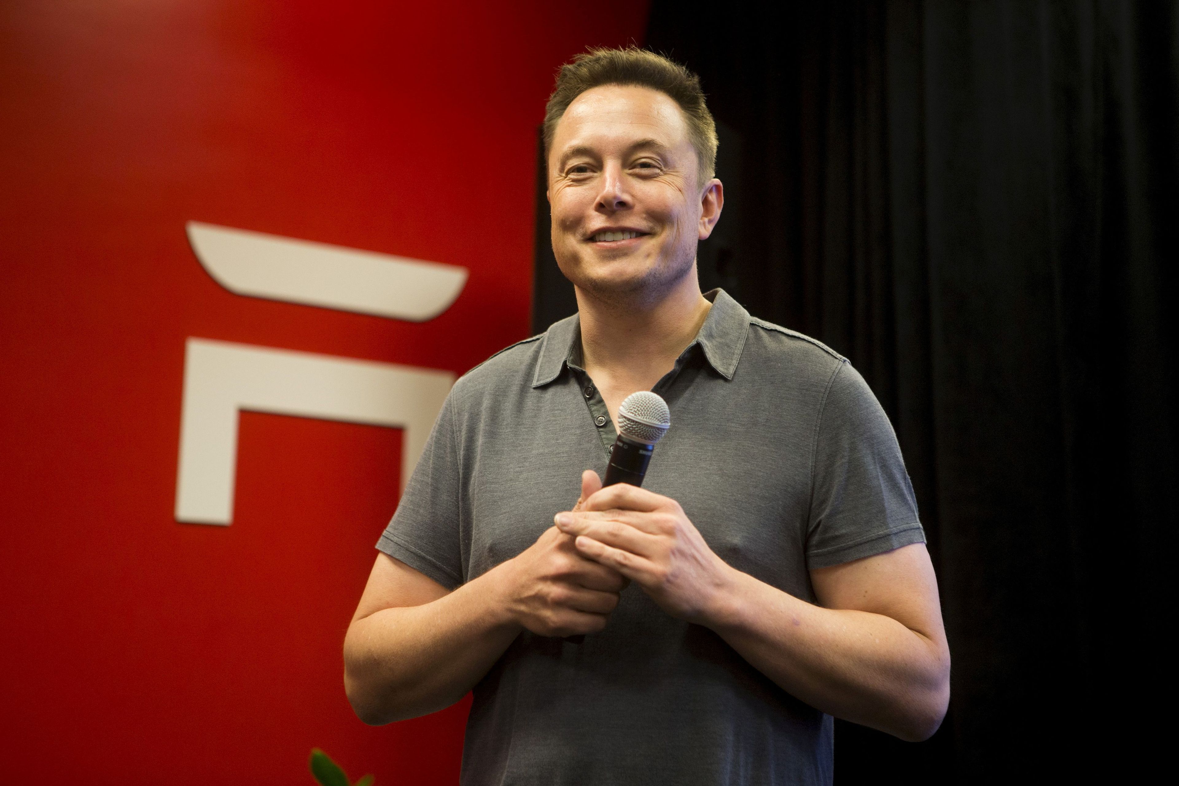 Elon Musk manda 40 ventiladores de Tesla a los hospitales de Ifema y Burgos