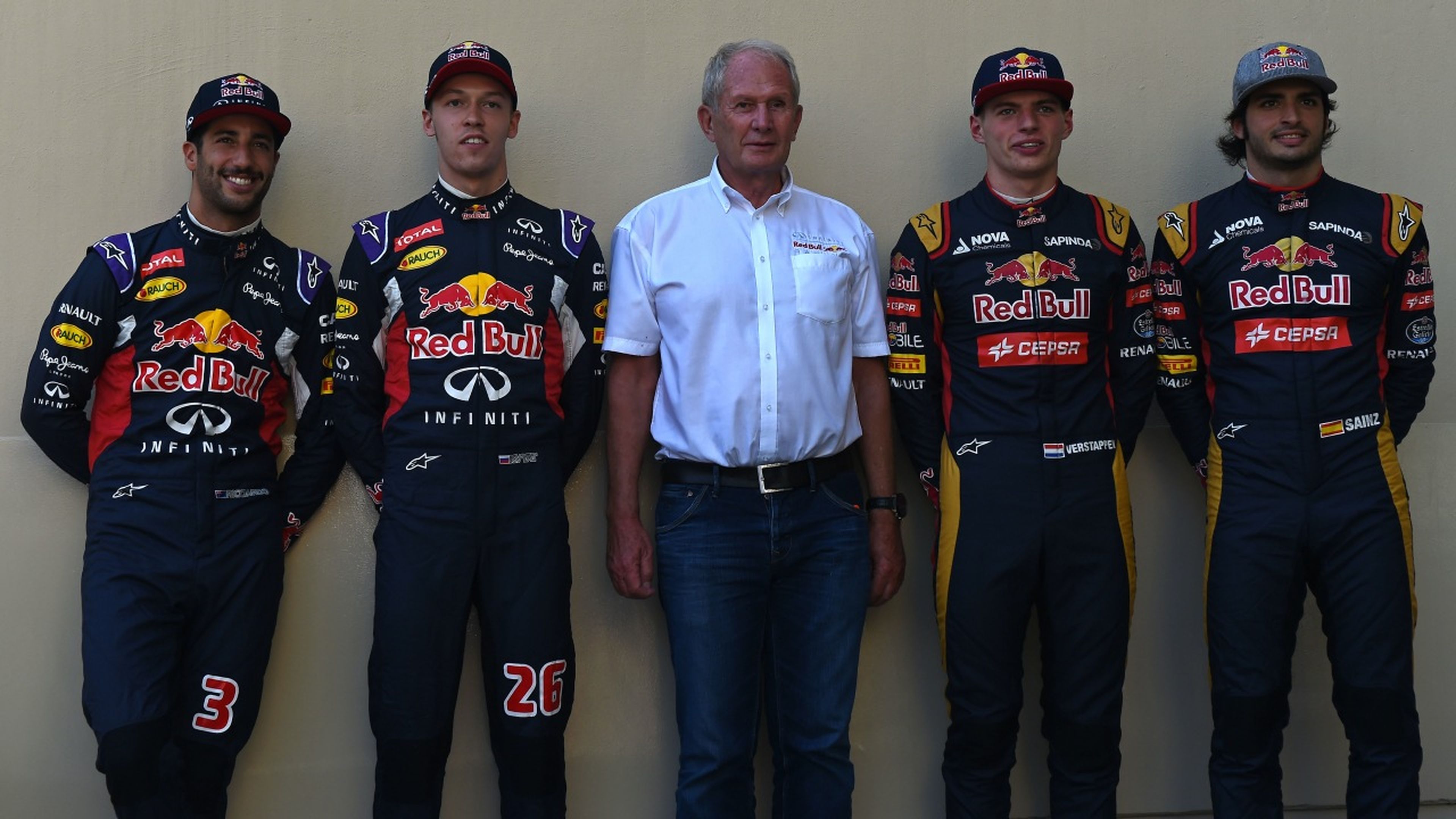 Helmut Marko y pilotos de Red Bull