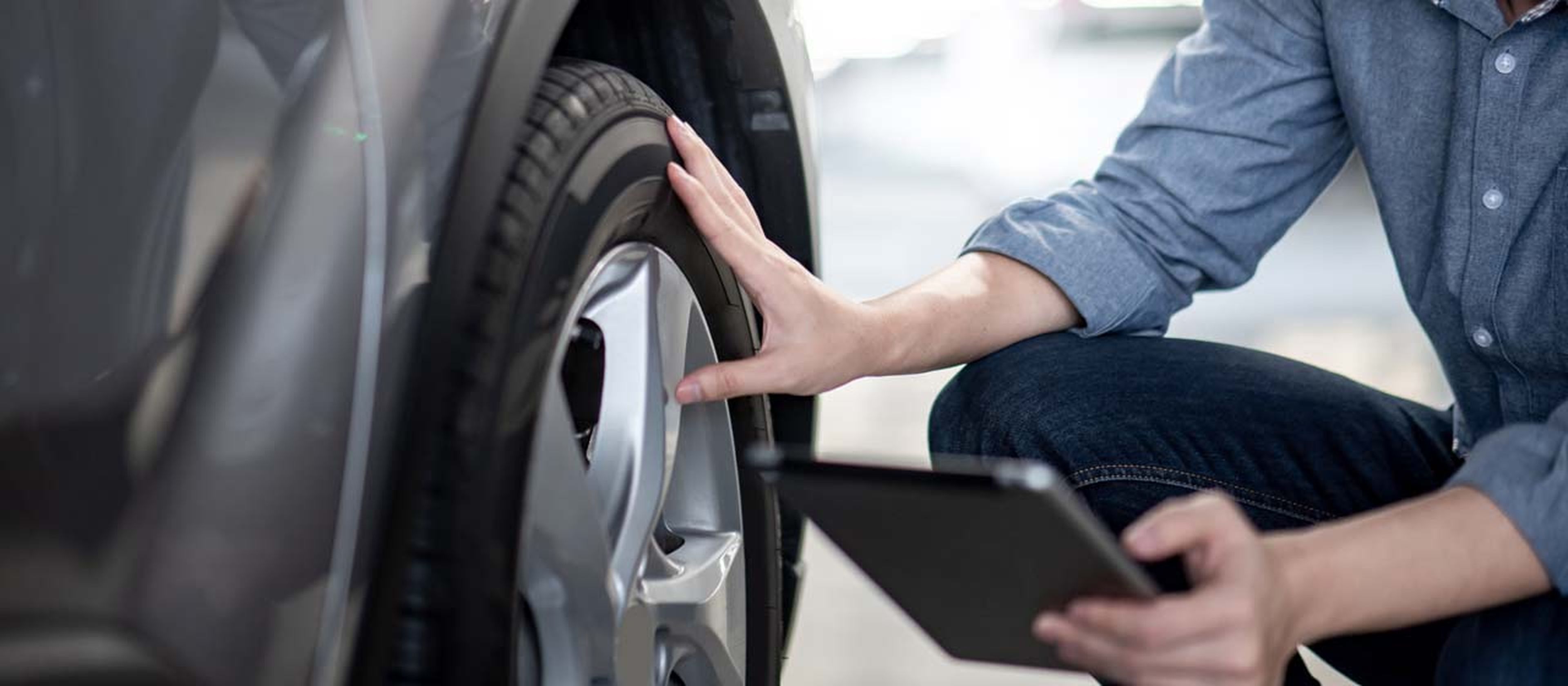 Aprende a comprobar la presión de los neumáticos