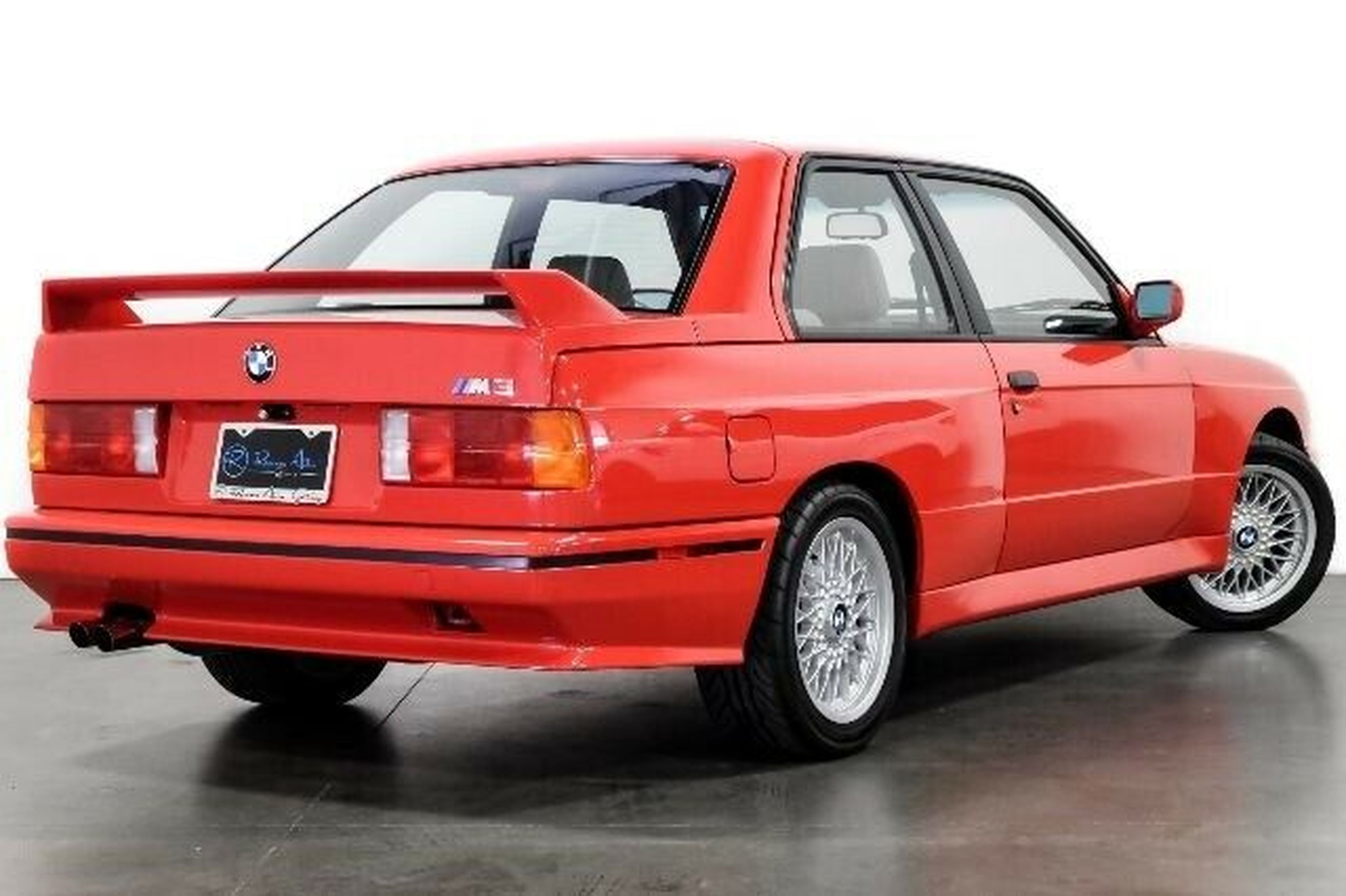 Este BMW M3 E30 fue propiedad de Paul Walker
