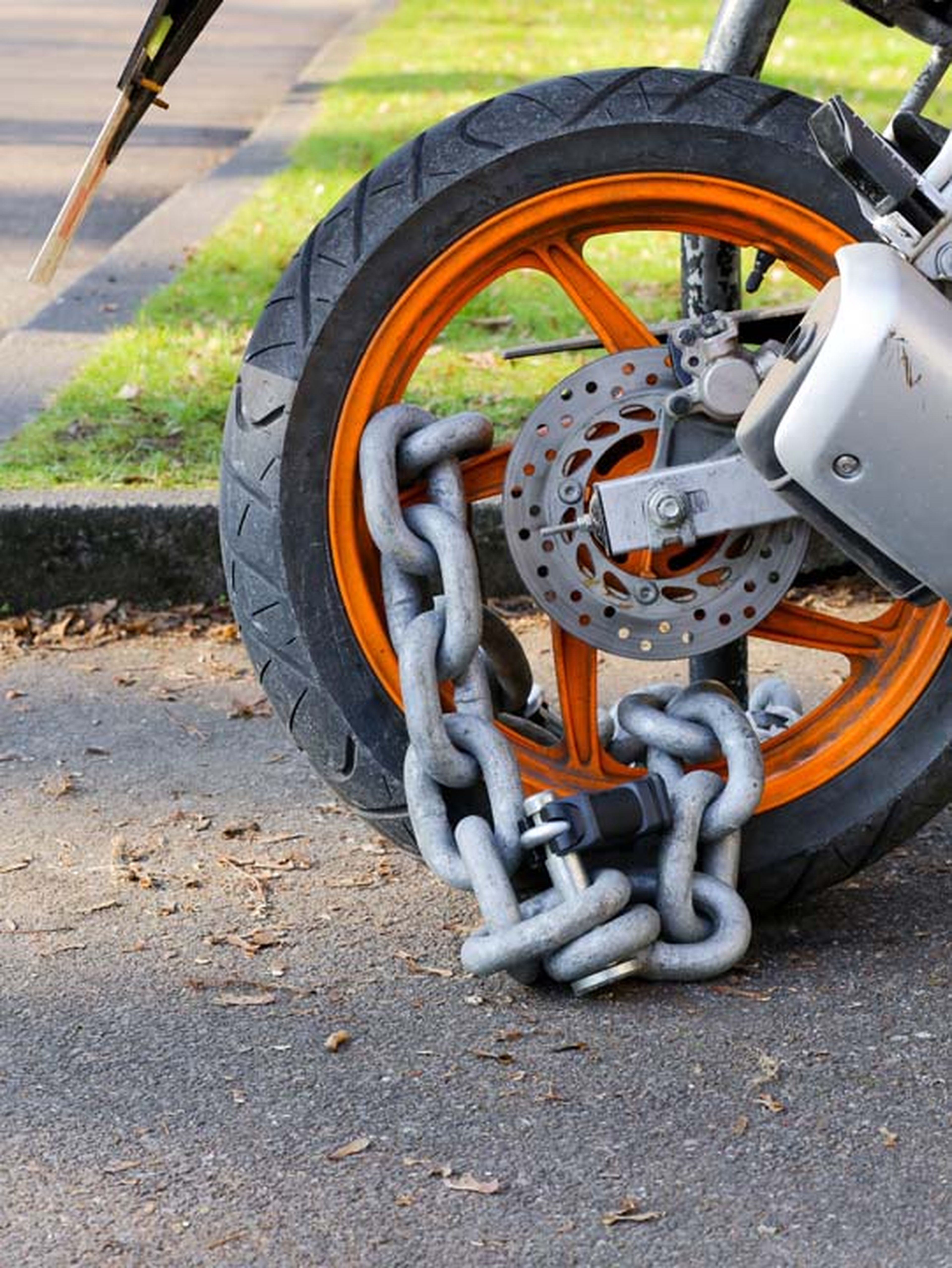 Cómo proteger tu moto frente a un robo - ¡Trucos eficaces!