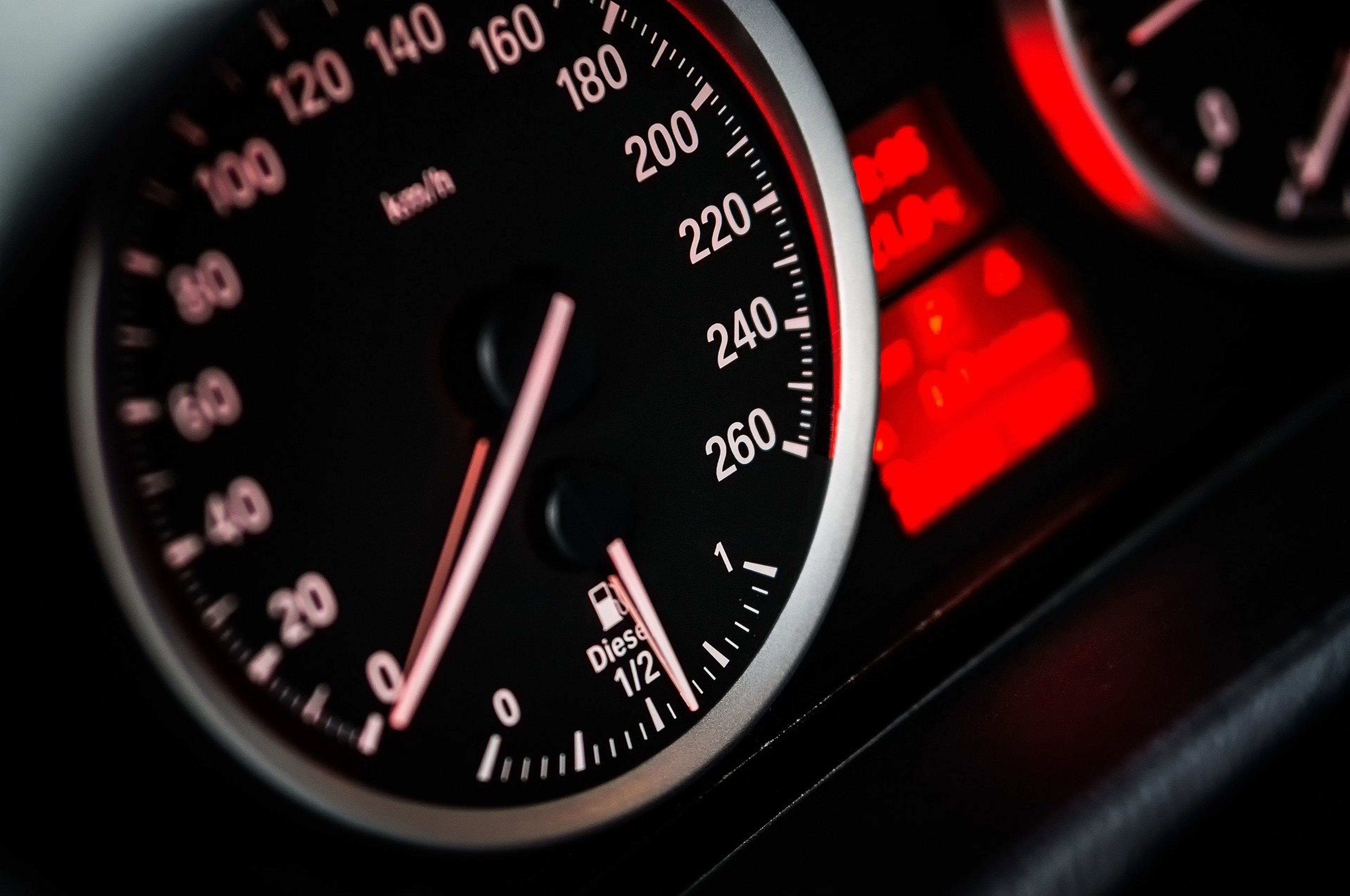 La pregunta de los martes: ¿deberían bajar a 50 km/h la velocidad en las vías de circunvalación o es una locura?