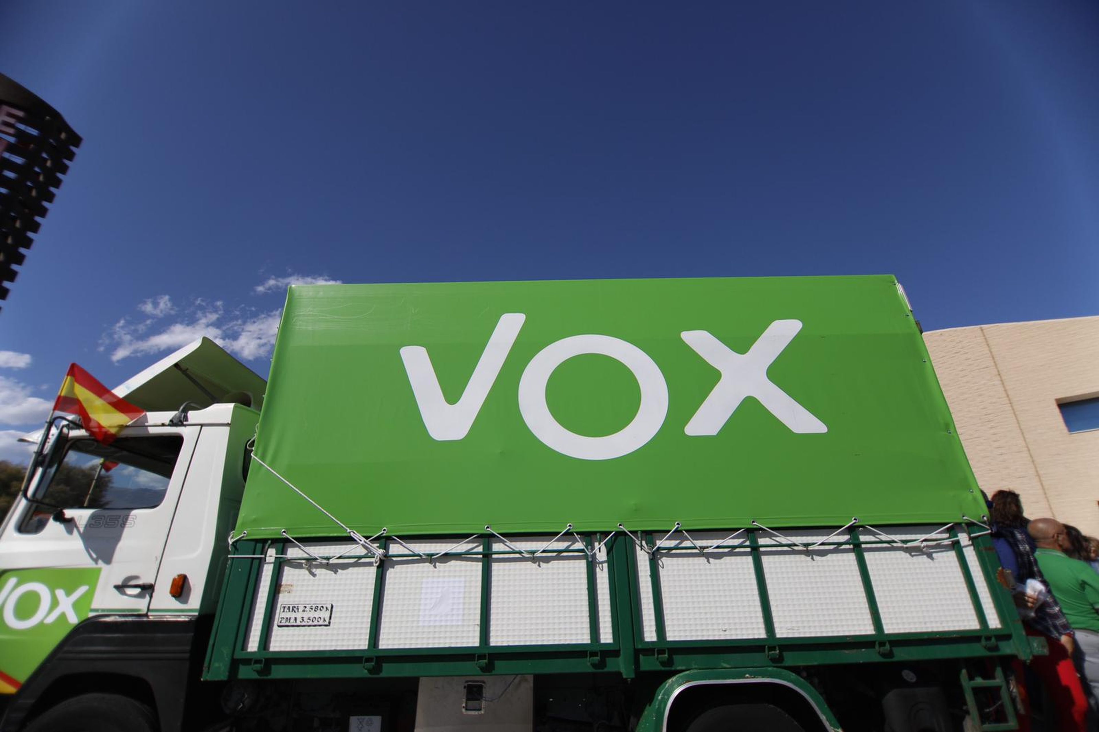 Vox convoca manifestaciones en coche el próximo 23 de mayo