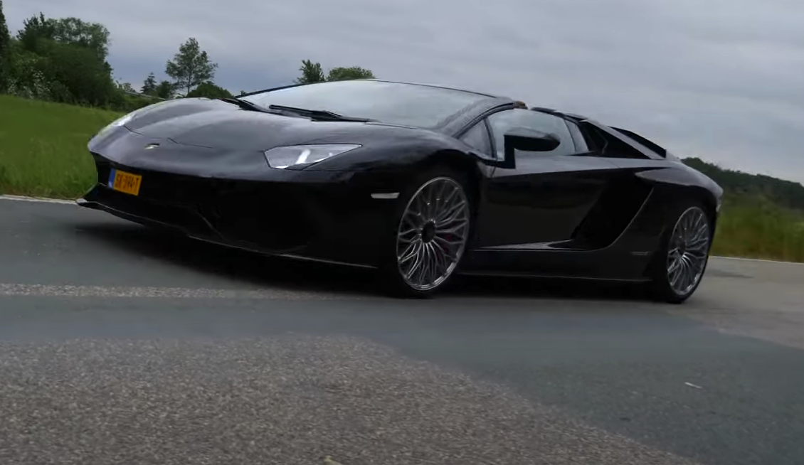 Vídeo: alucina con este Lamborghini Aventador a más de 300 km/h en  autopista -