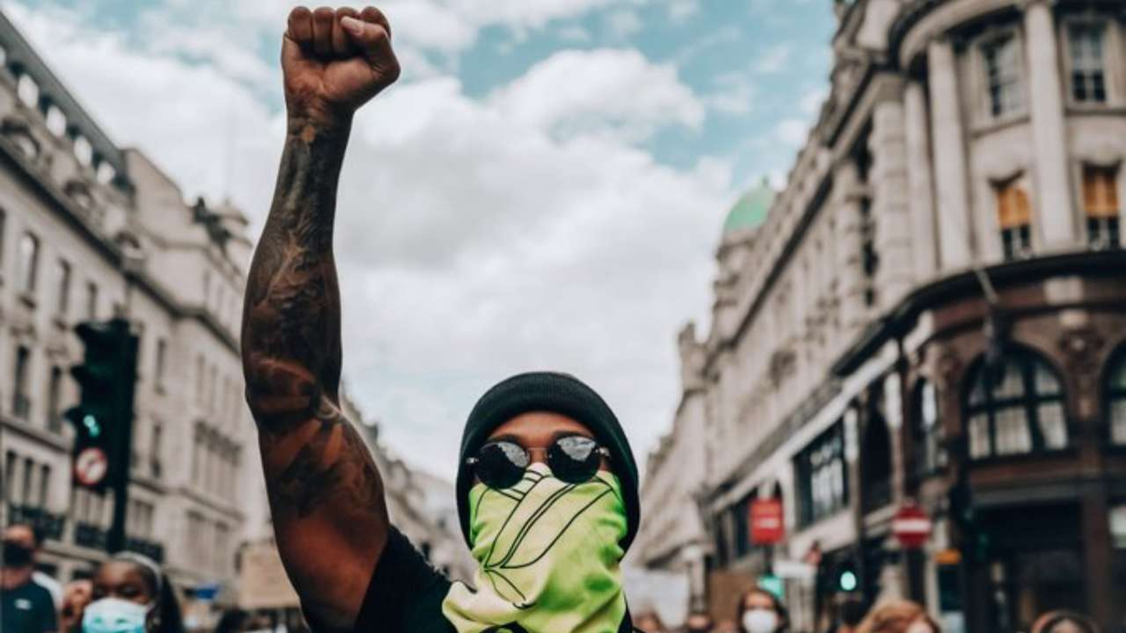 Protesta Lewis Hamilton Black lives Matter