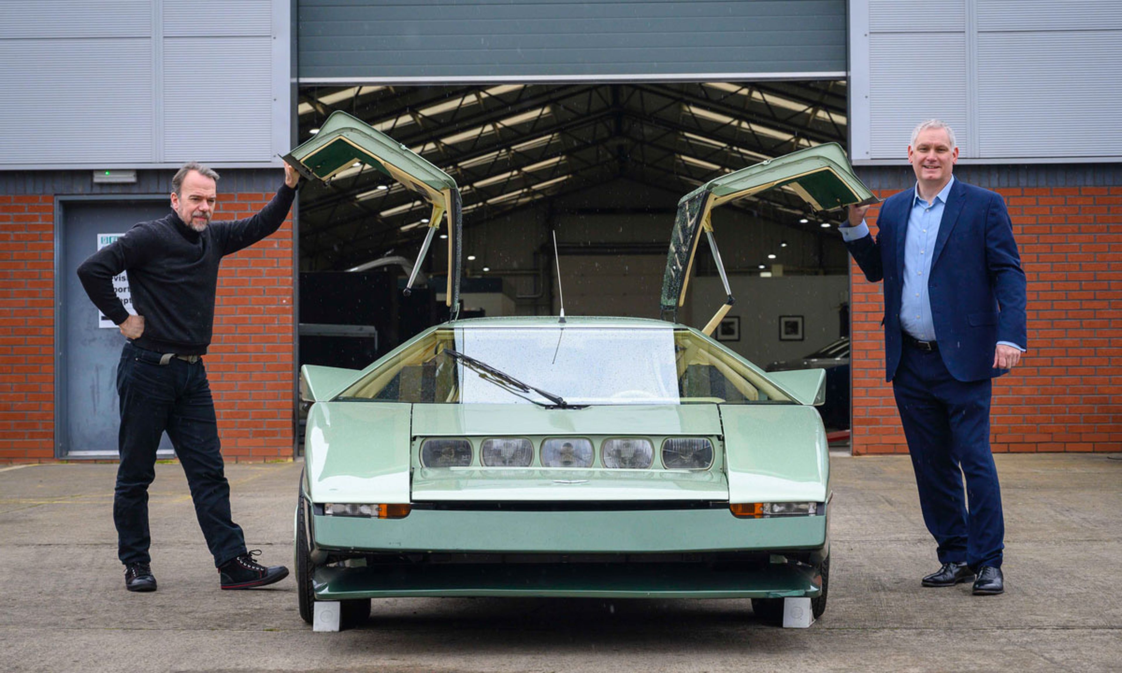 Restauran el Aston Martin Bulldog: el deportivo de los 70 que parece un Tesla