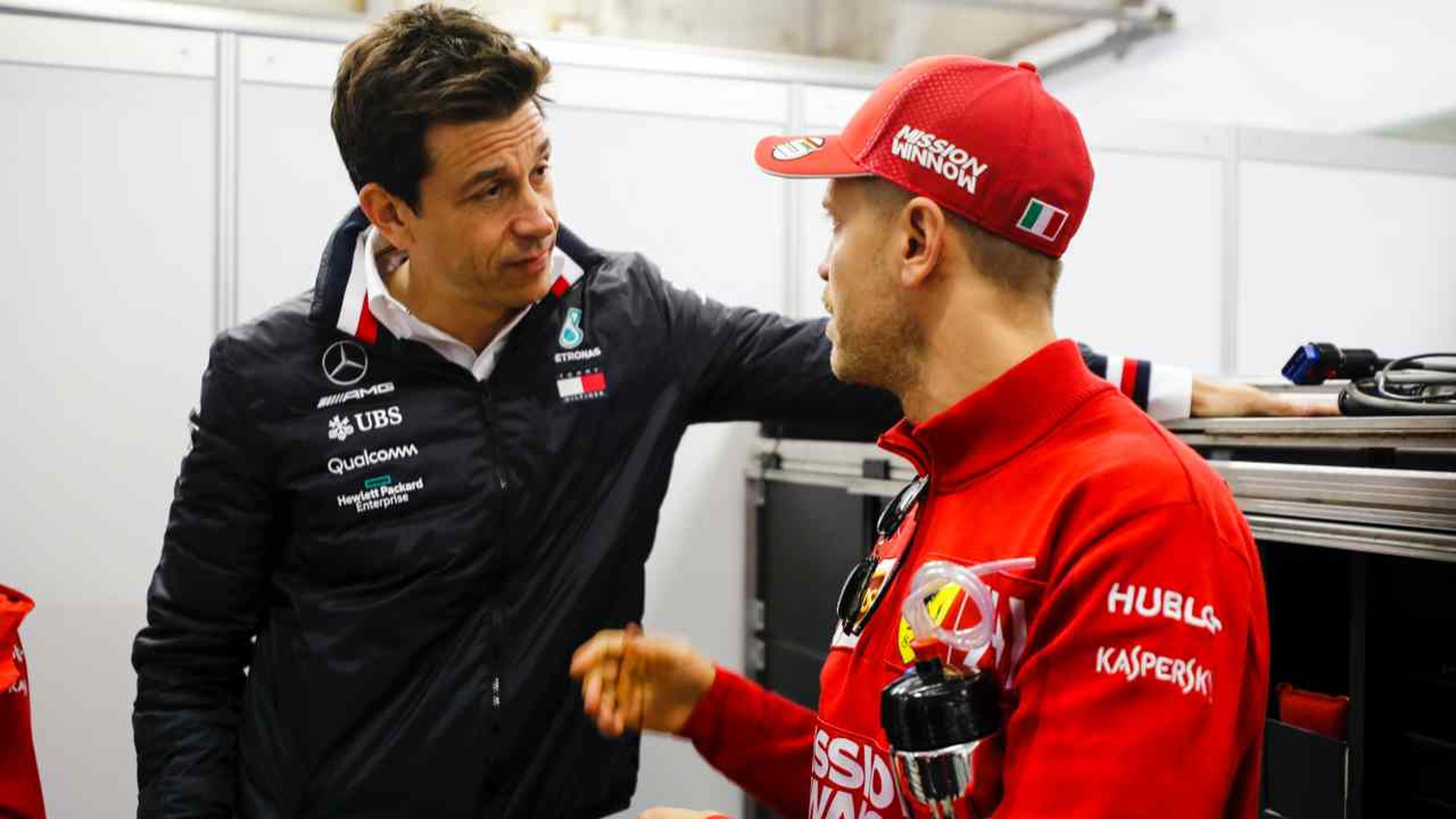 Sebastian Vettel y Toto Wolff