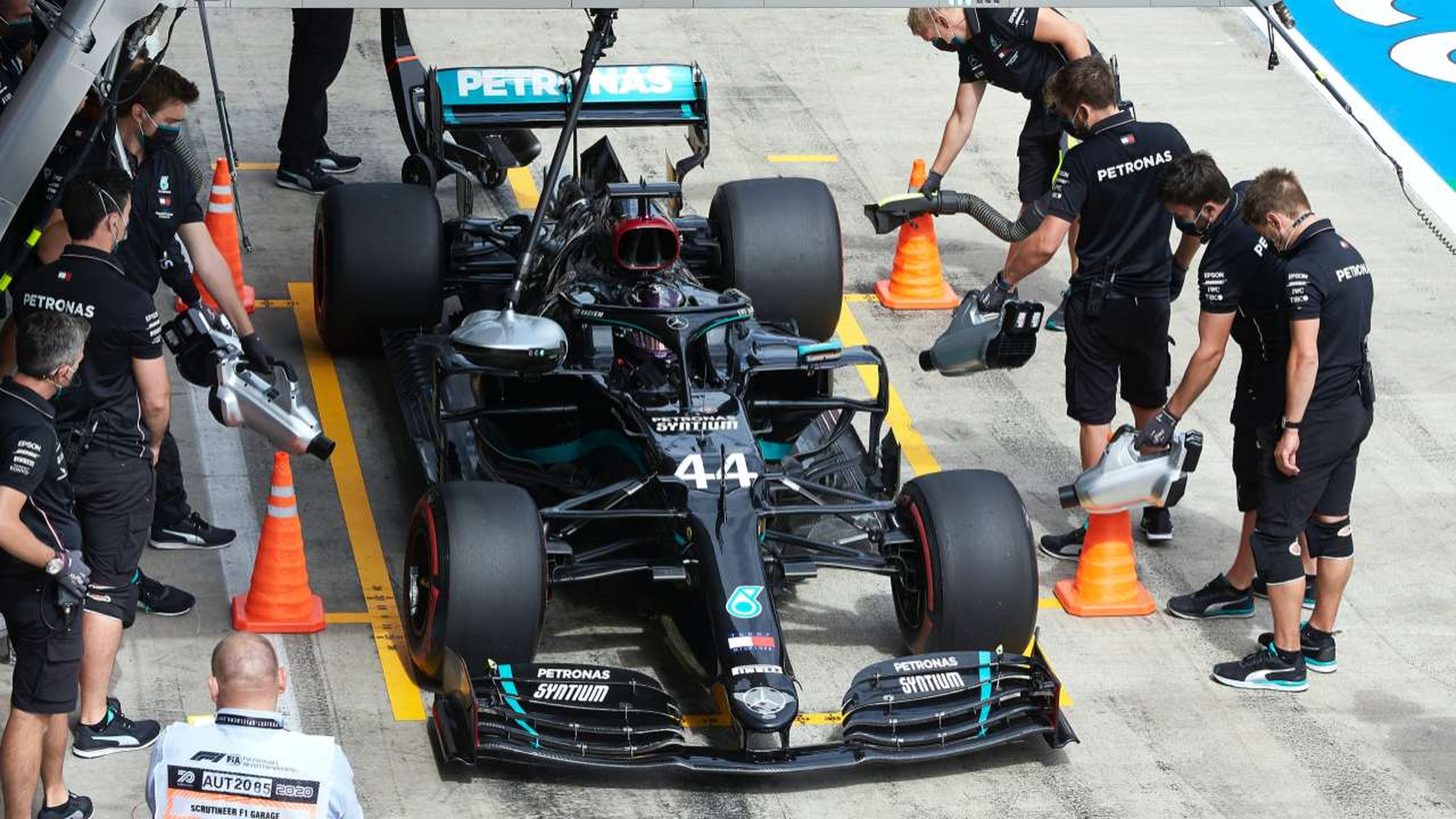 Mercedes F1 pit-lane