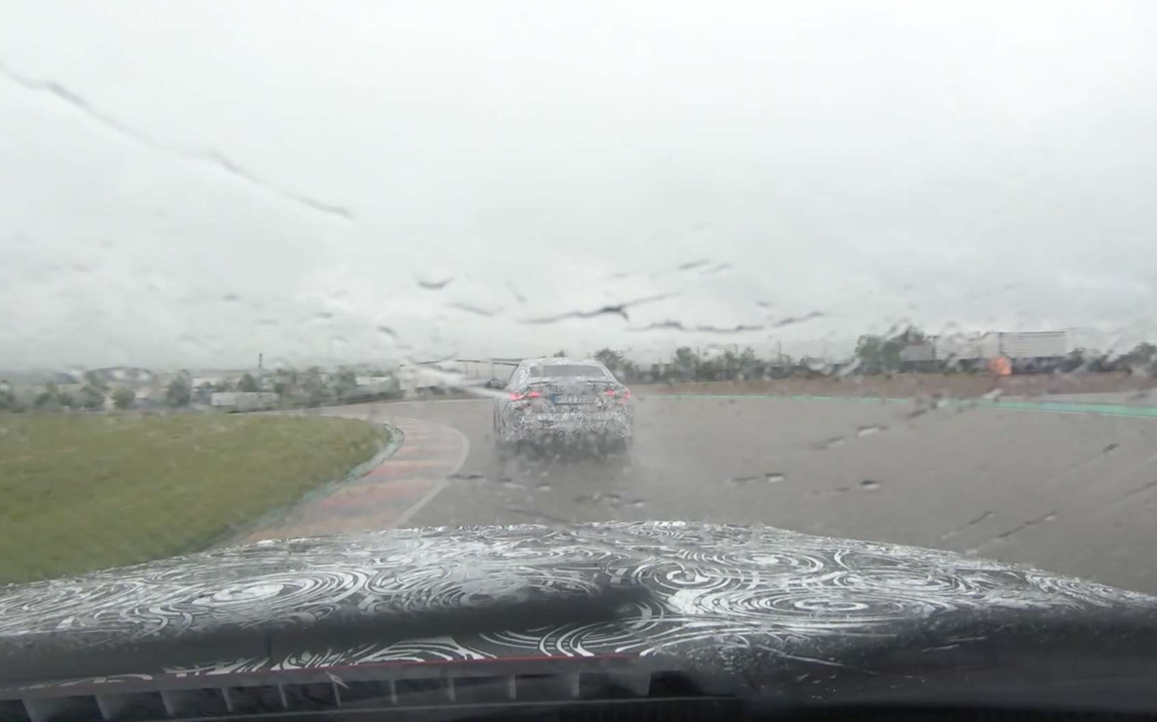 Circuito de Sachsenring, con lluvia. Pero no mermó un ápice el disfrute al volante