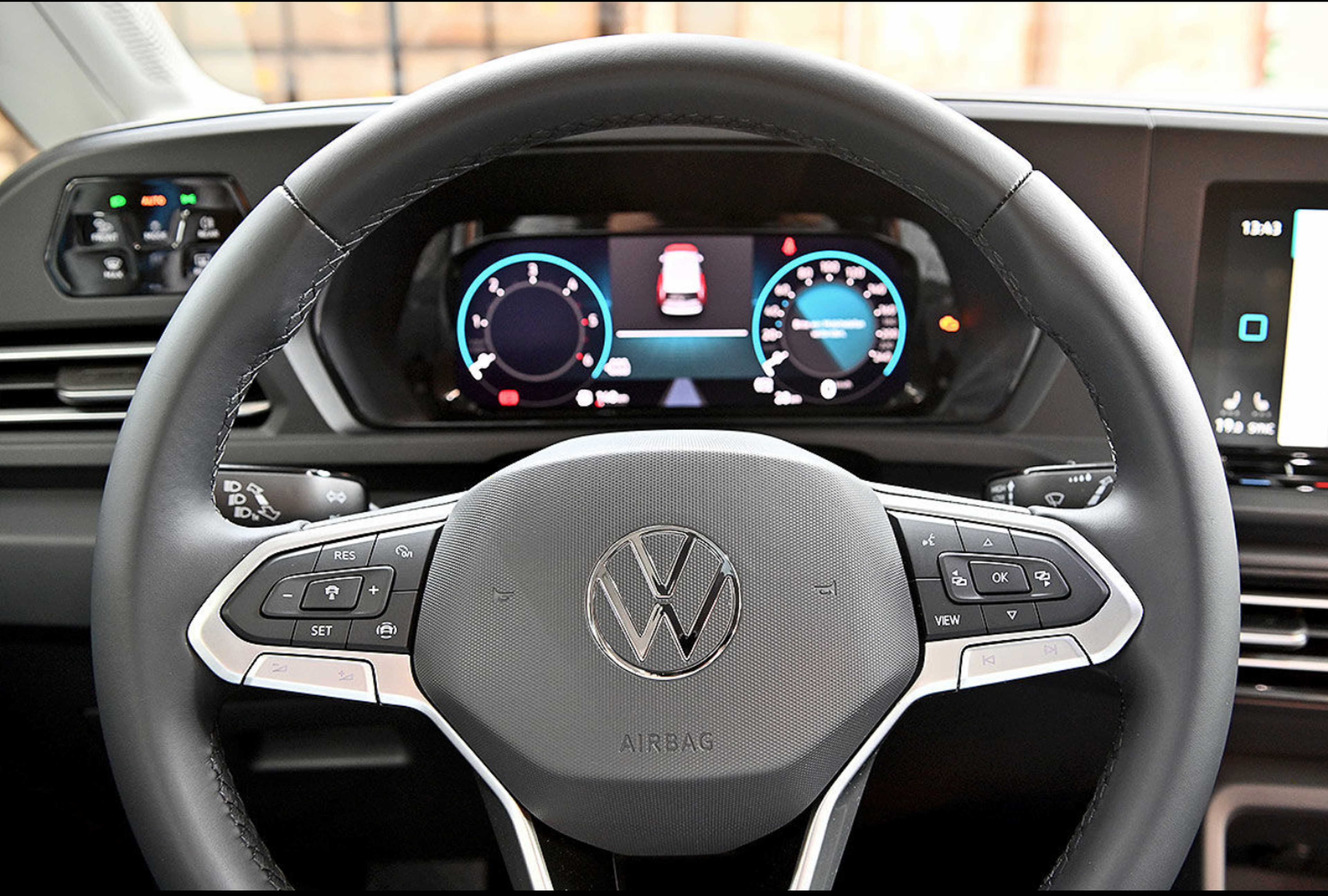 Tras el volante, la tecnología es la misma que en un Golf VIII