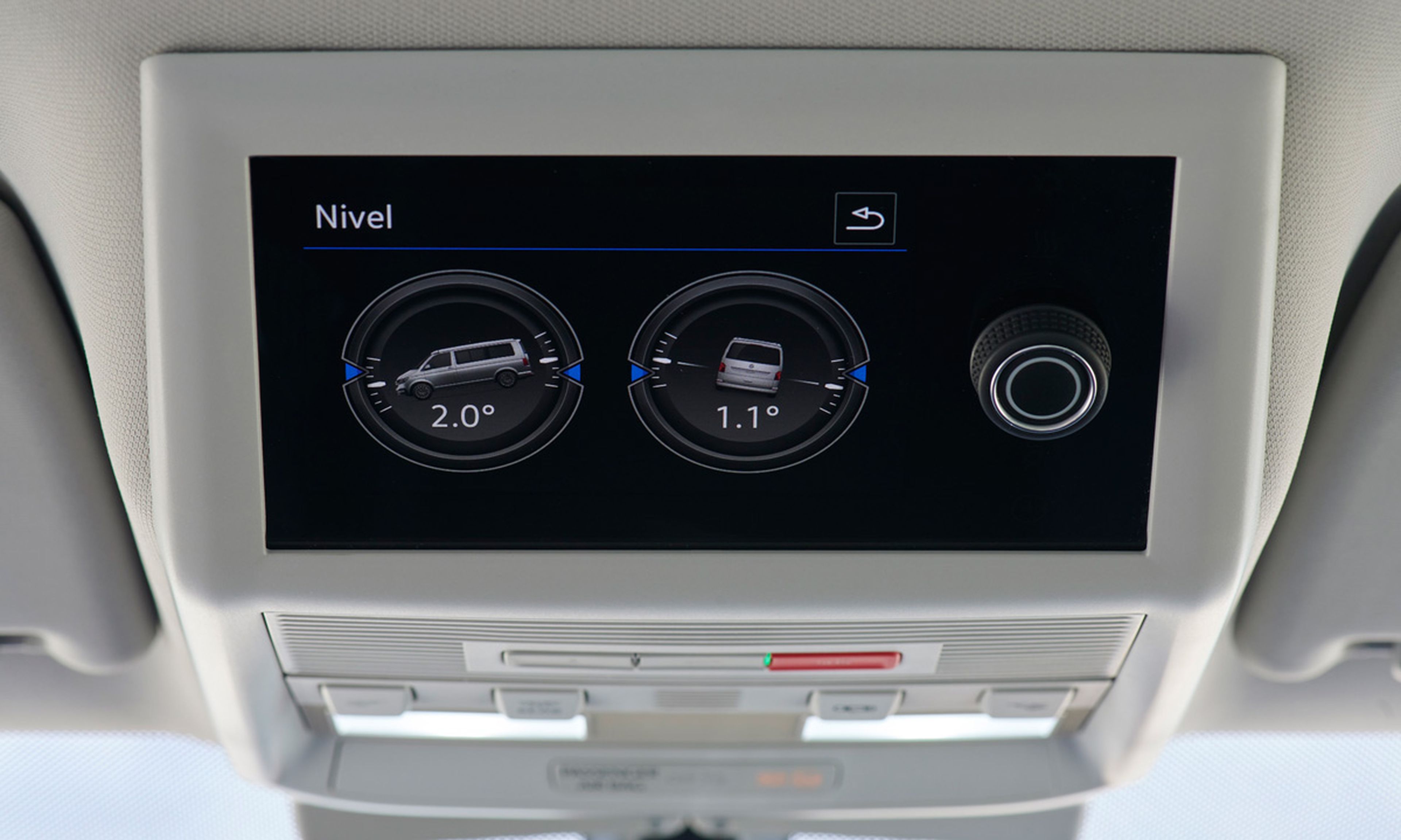 En este panel puedes controlar la inclinación del vehículo y la calefacción estática