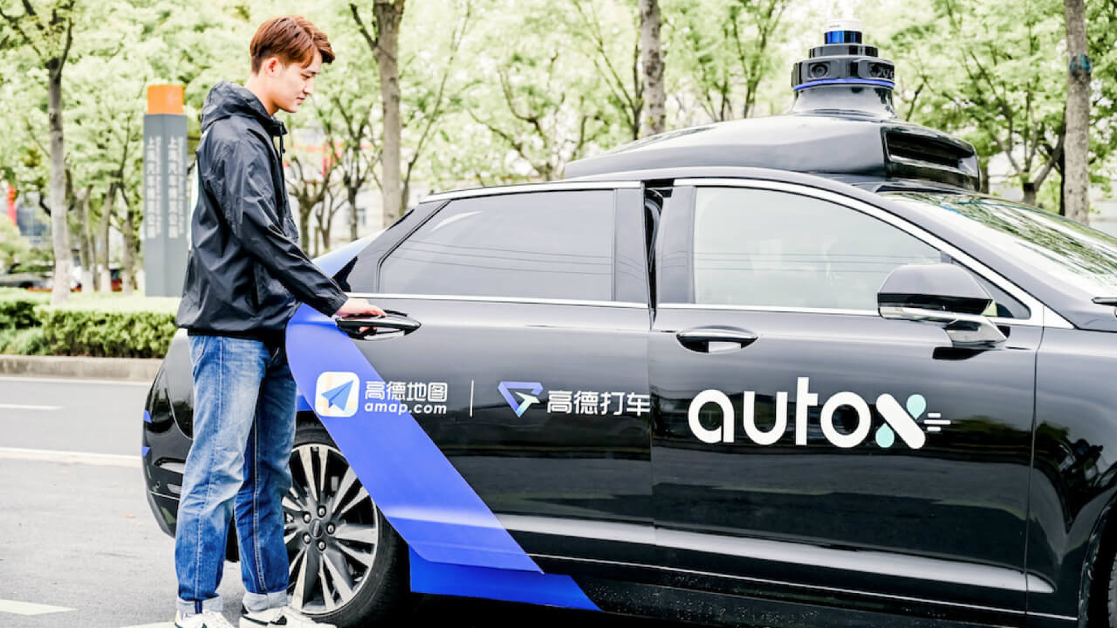 Comienzan a funcionar los robo-taxis autónomos en Shanghái