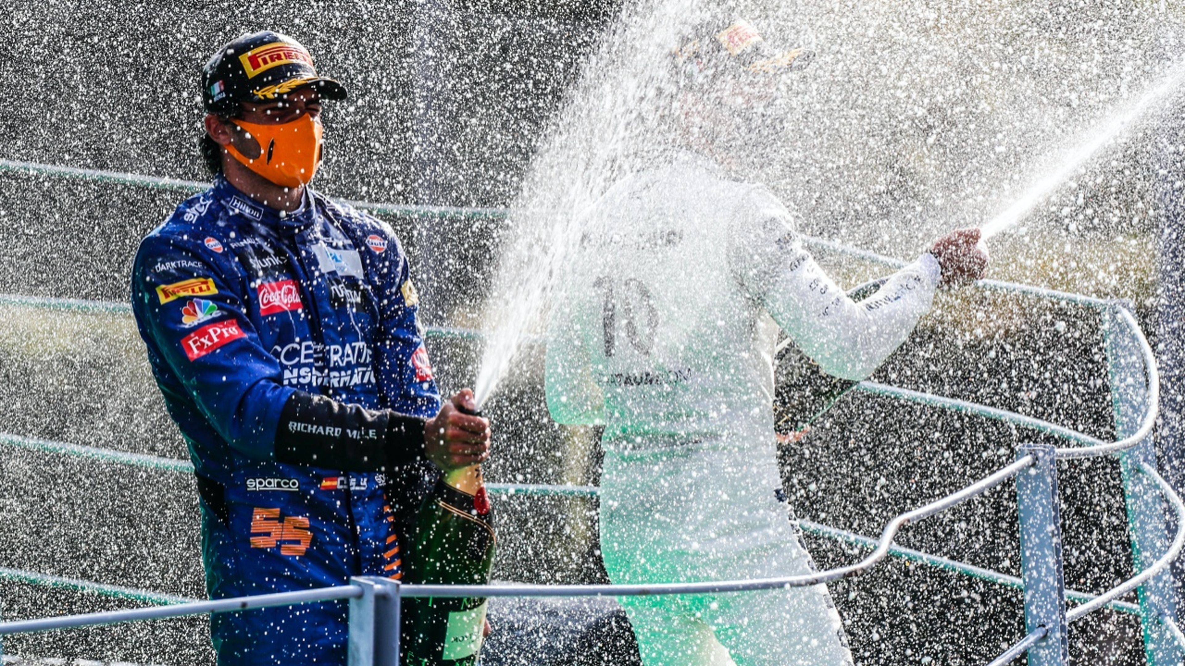 Carlos Sainz en el podio de Monza