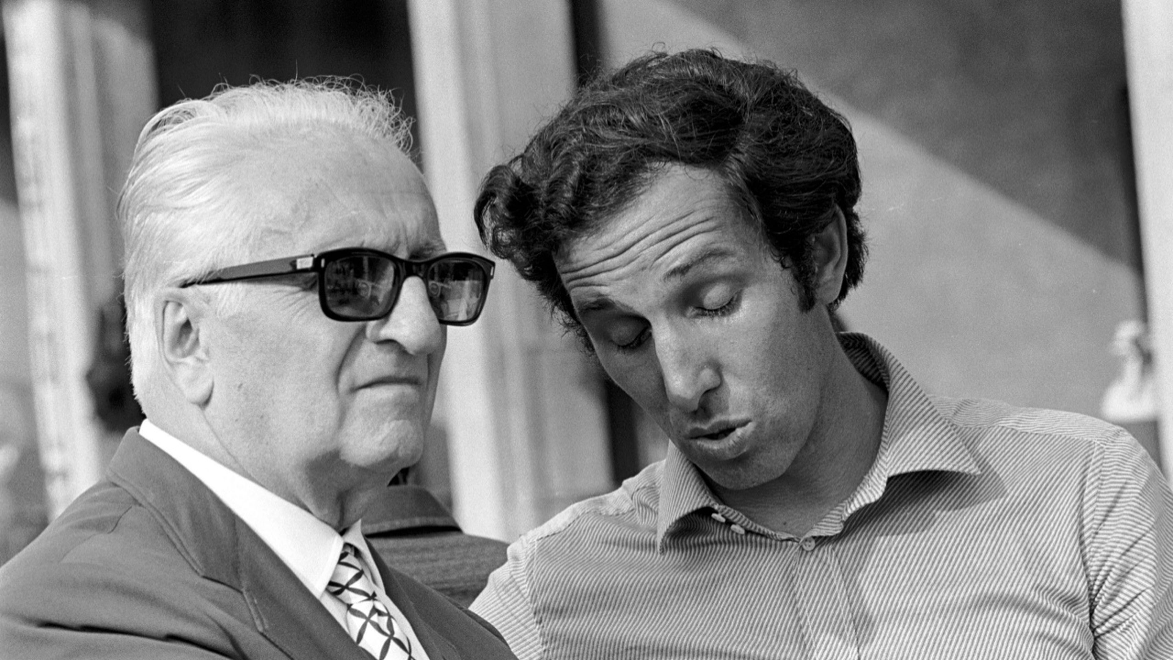 Enzo Ferrari junto a Mauro Forghieri, ingeniero de Ferrari, en el GP de Italia de 1971