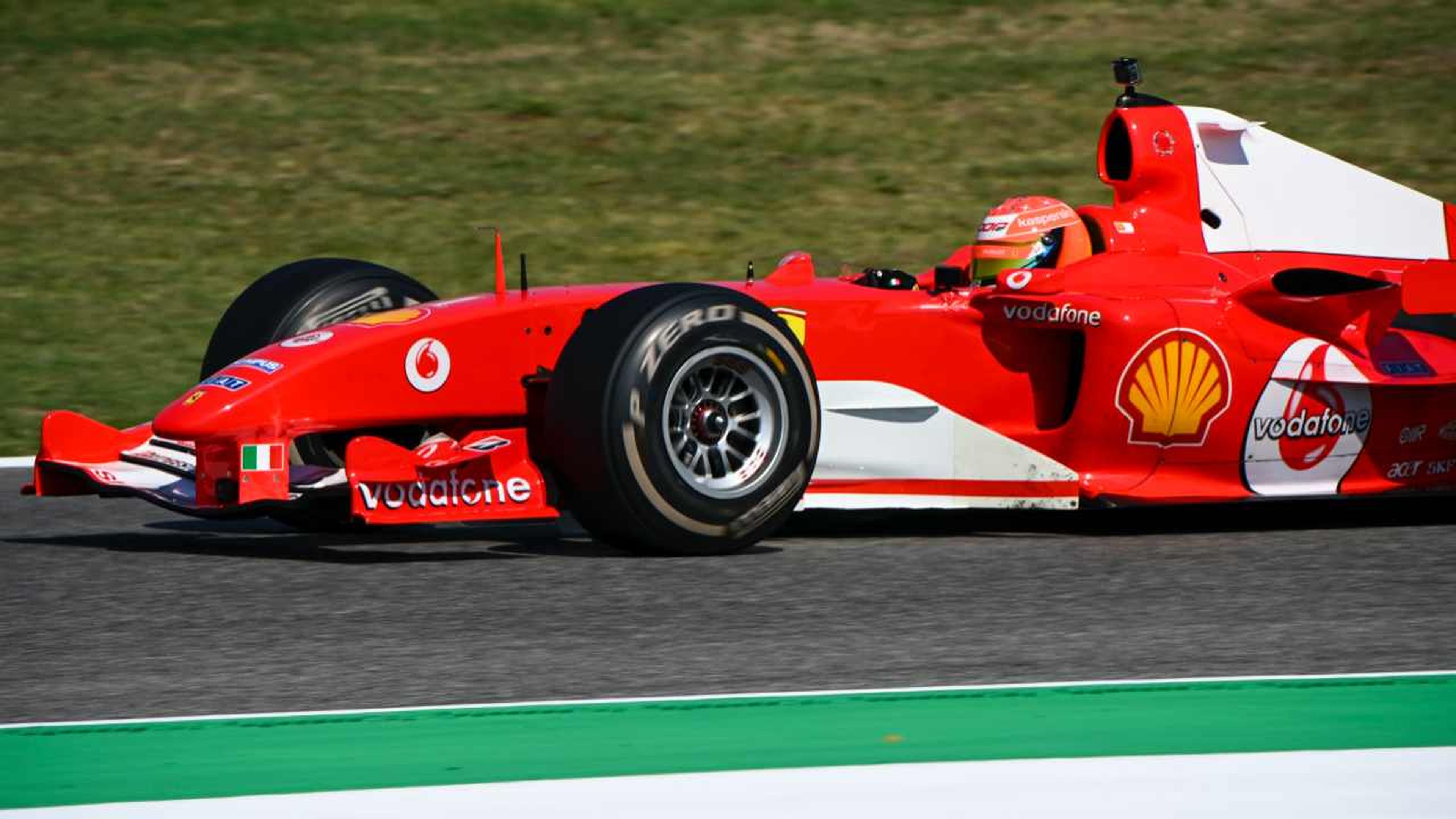 Mick Schumacher rodó con el Ferrari F2004 con el que su padre fue campeón en Mugello.