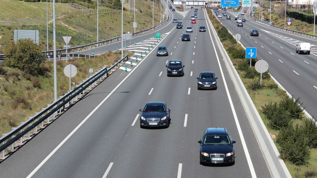 Práctico Así Funciona Un Carril Reversible En La Carretera