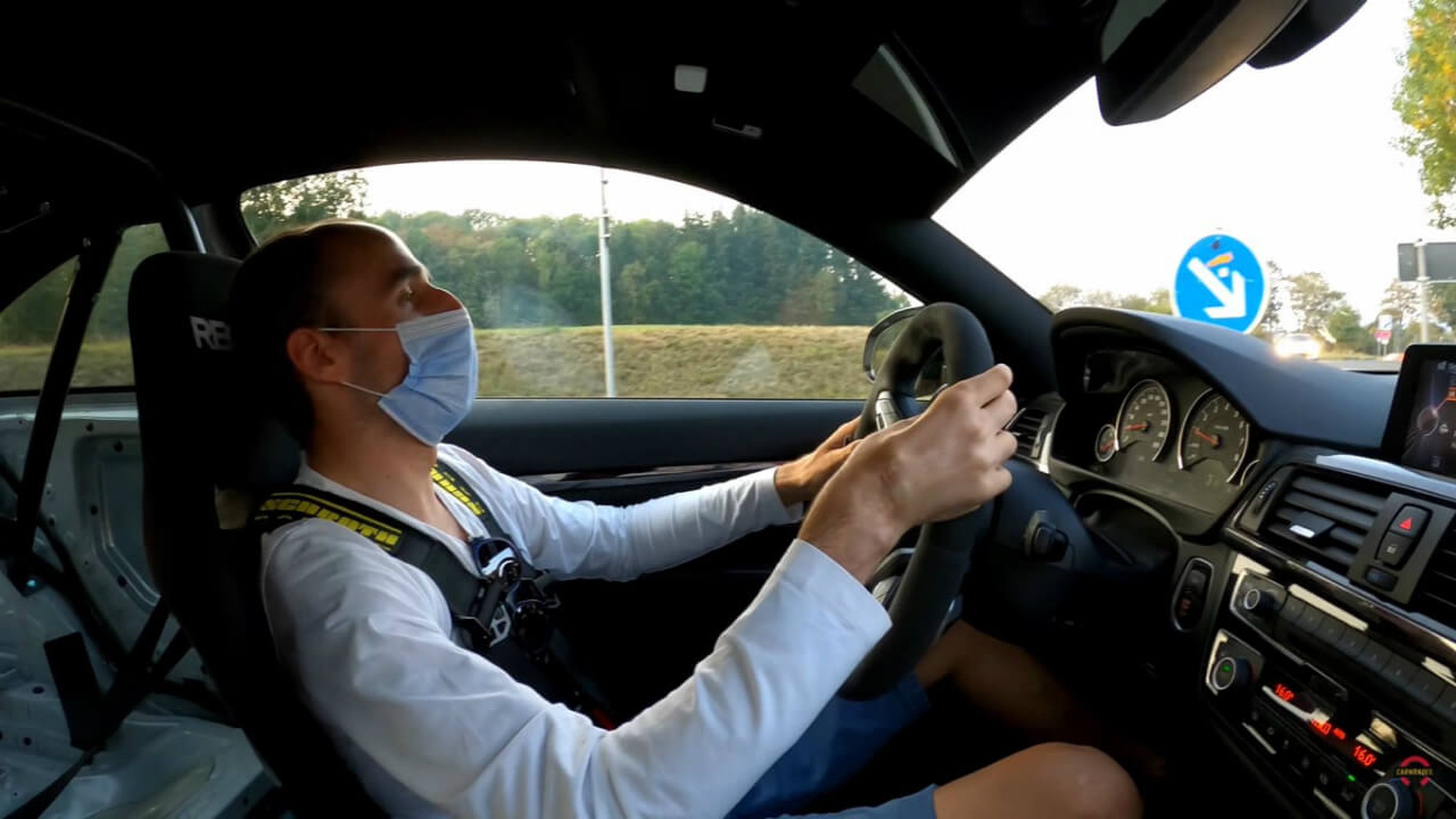 Robert Kubica se divierte en Nürburgring a bordo de un BMW M4