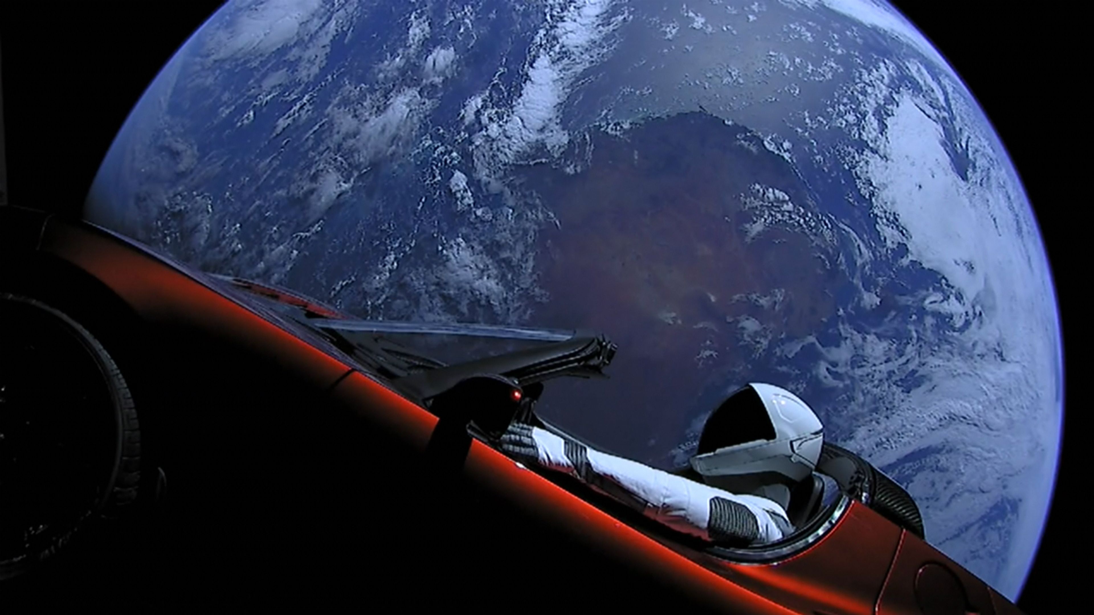 Aquí está (ahora) el Tesla que envió Musk al espacio