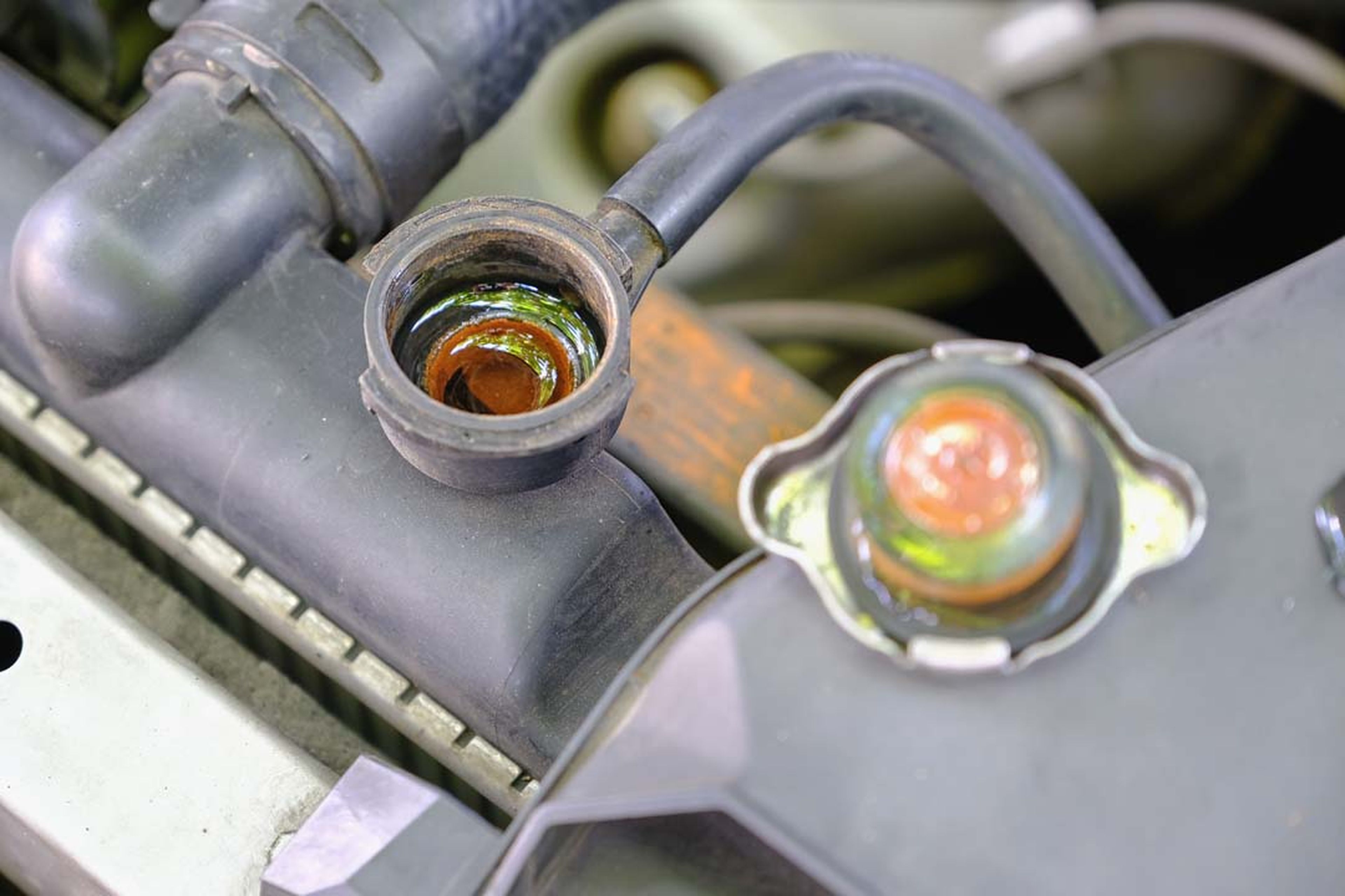 Como limpiar el circuito refrigerante de tu coche? 