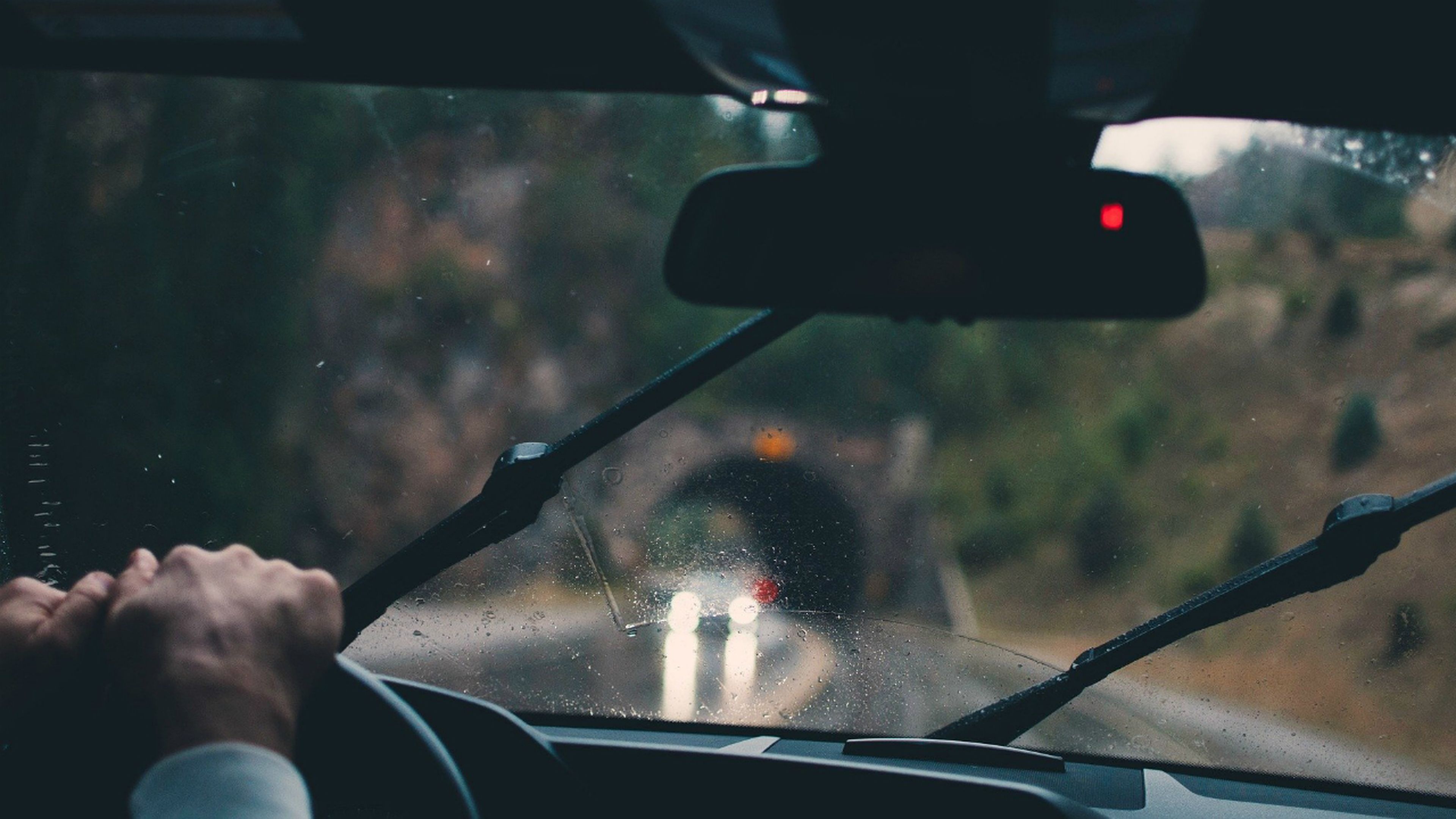 La Guardia Civil da los dos consejos clave para conducir con lluvia