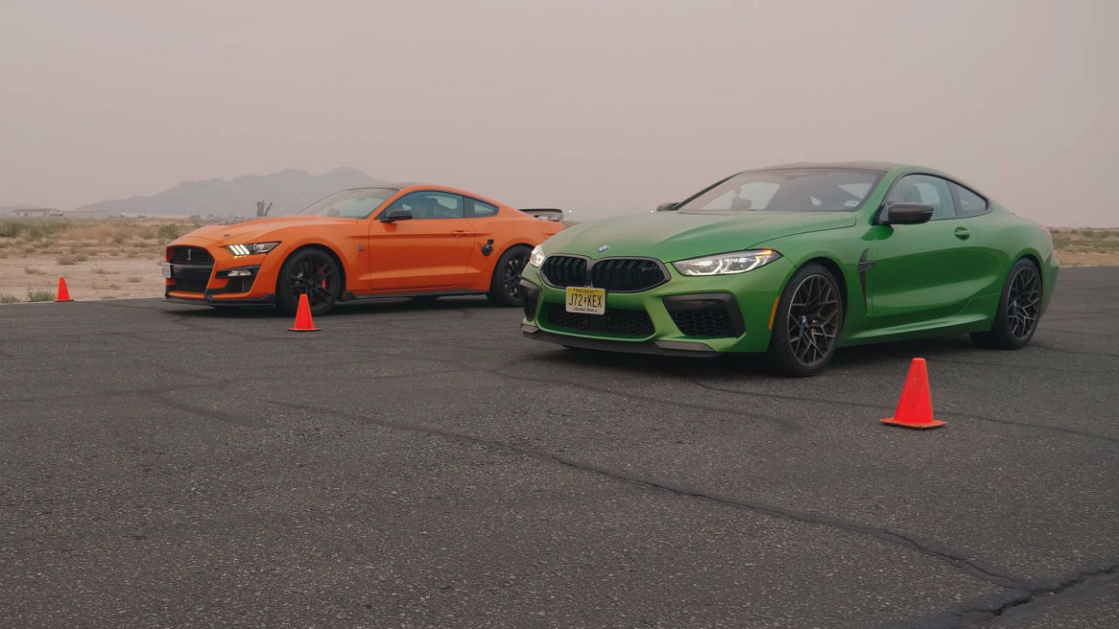 BMW M8 Coupé Competition contra Ford Mustang Shelby GT500