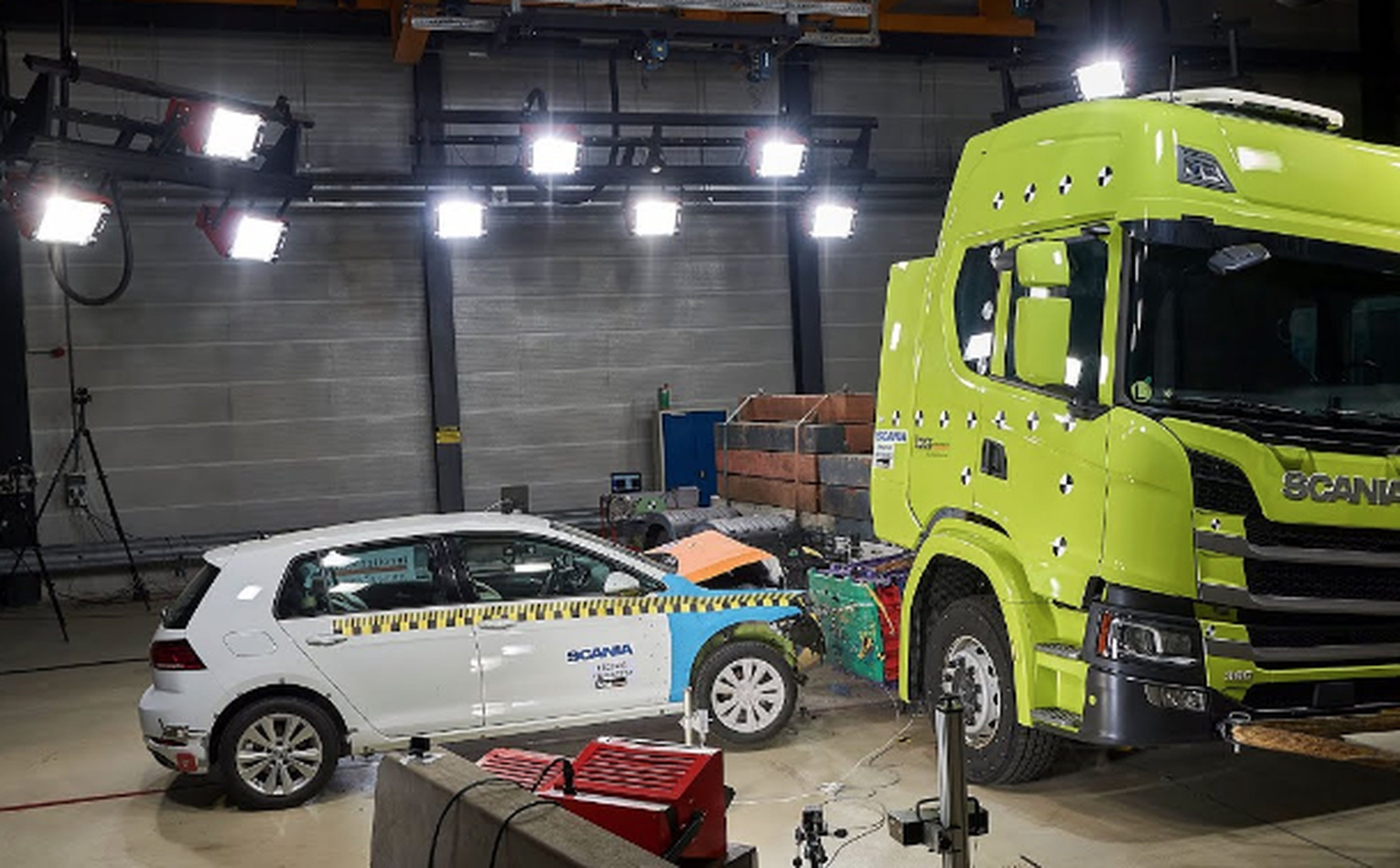 Crash test: VW Golf contra camión eléctrico