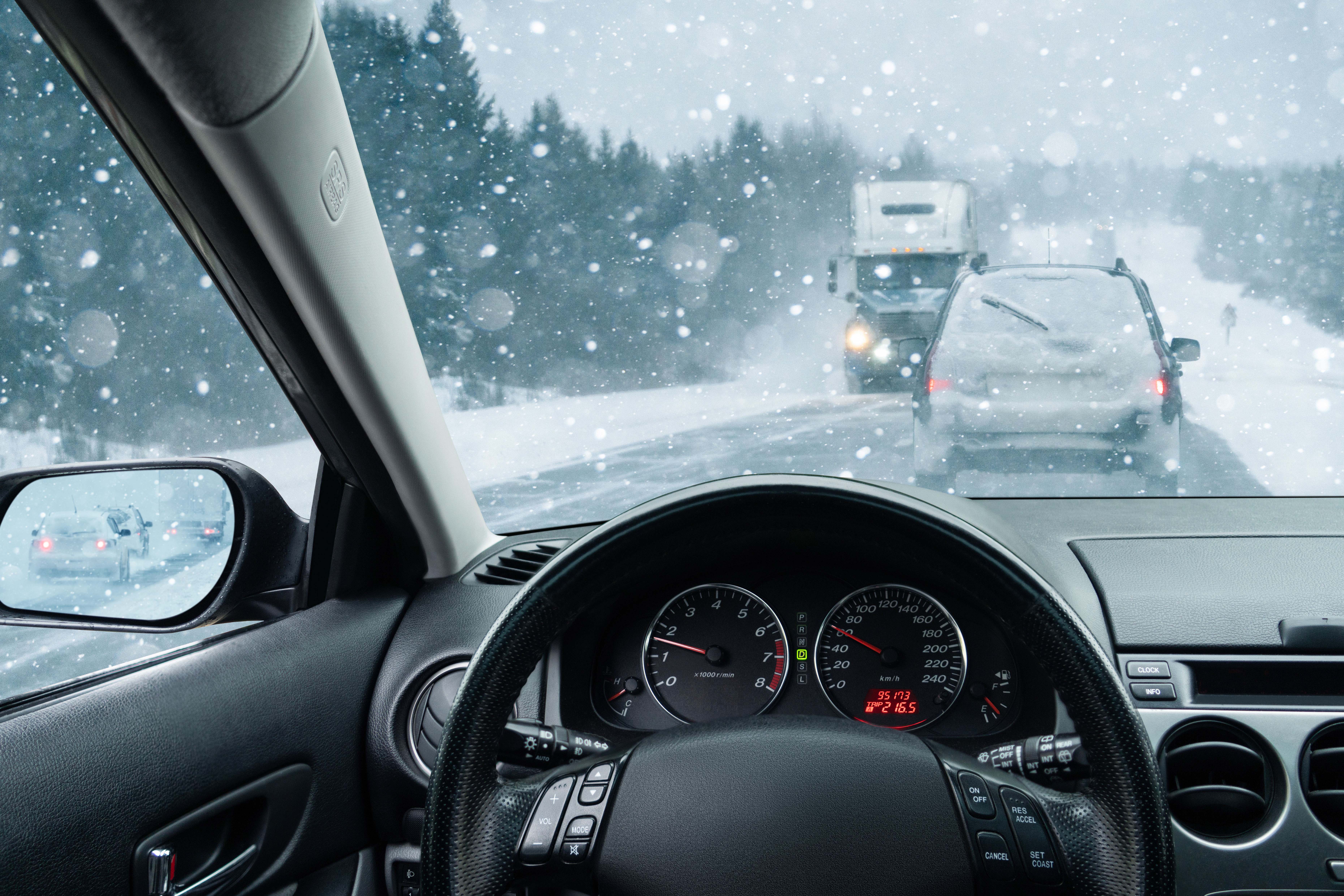 Consejos para preparar el vehículo ante frío y la nieve - Autovi S.A.