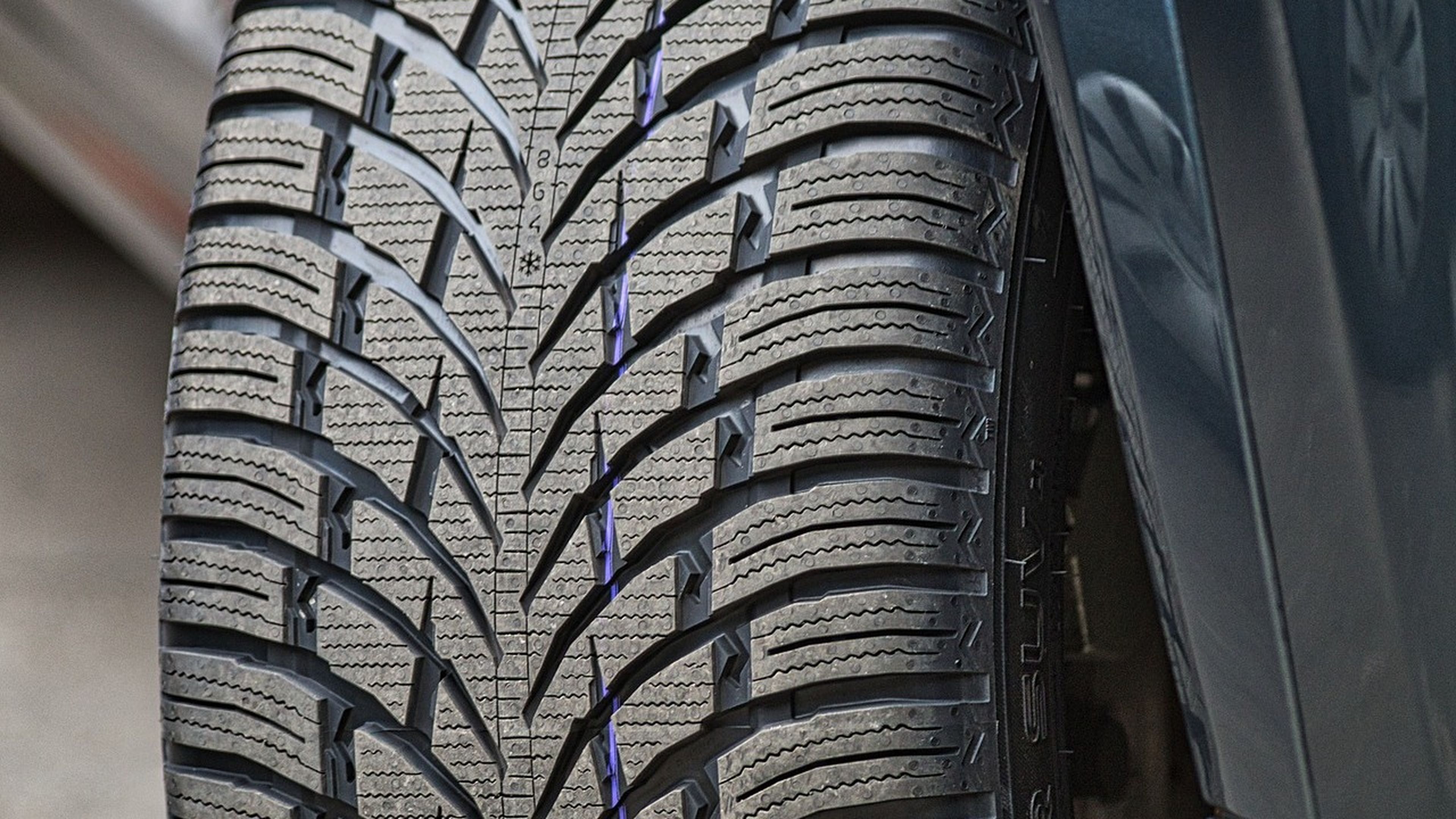 Mejora el agarre de tu coche con neumáticos invierno low cost: cuestan 50 euros cada uno en | Auto Bild España