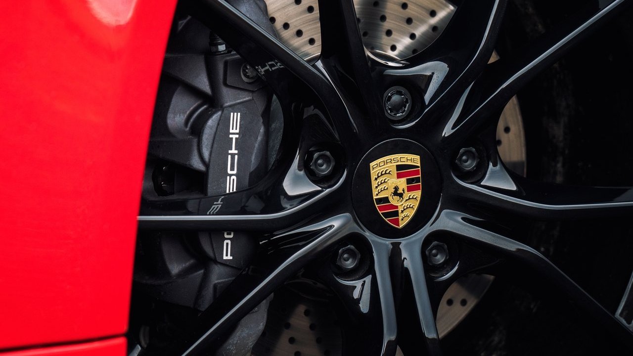 Así se creó el emblema de Porsche, ¿tuvo algo que ver Ferrari? -- Autobild. es