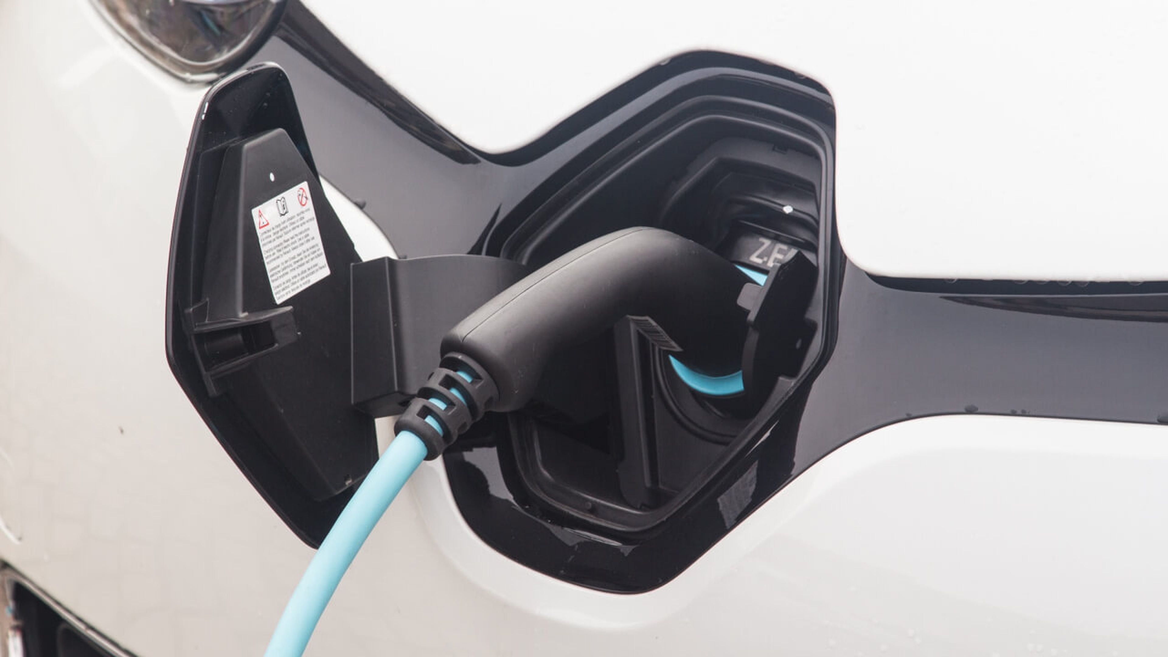 Francia ya ha regulado la conversión de los coches usados en eléctricos