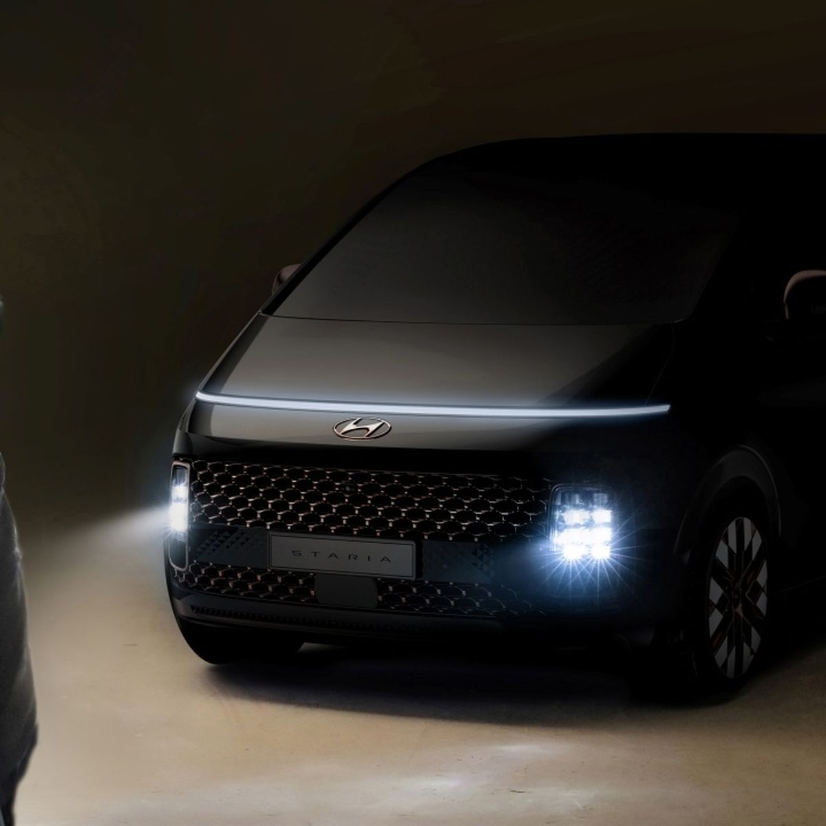 Probamos el inmenso Hyundai Staria, el futurista monovolumen en el